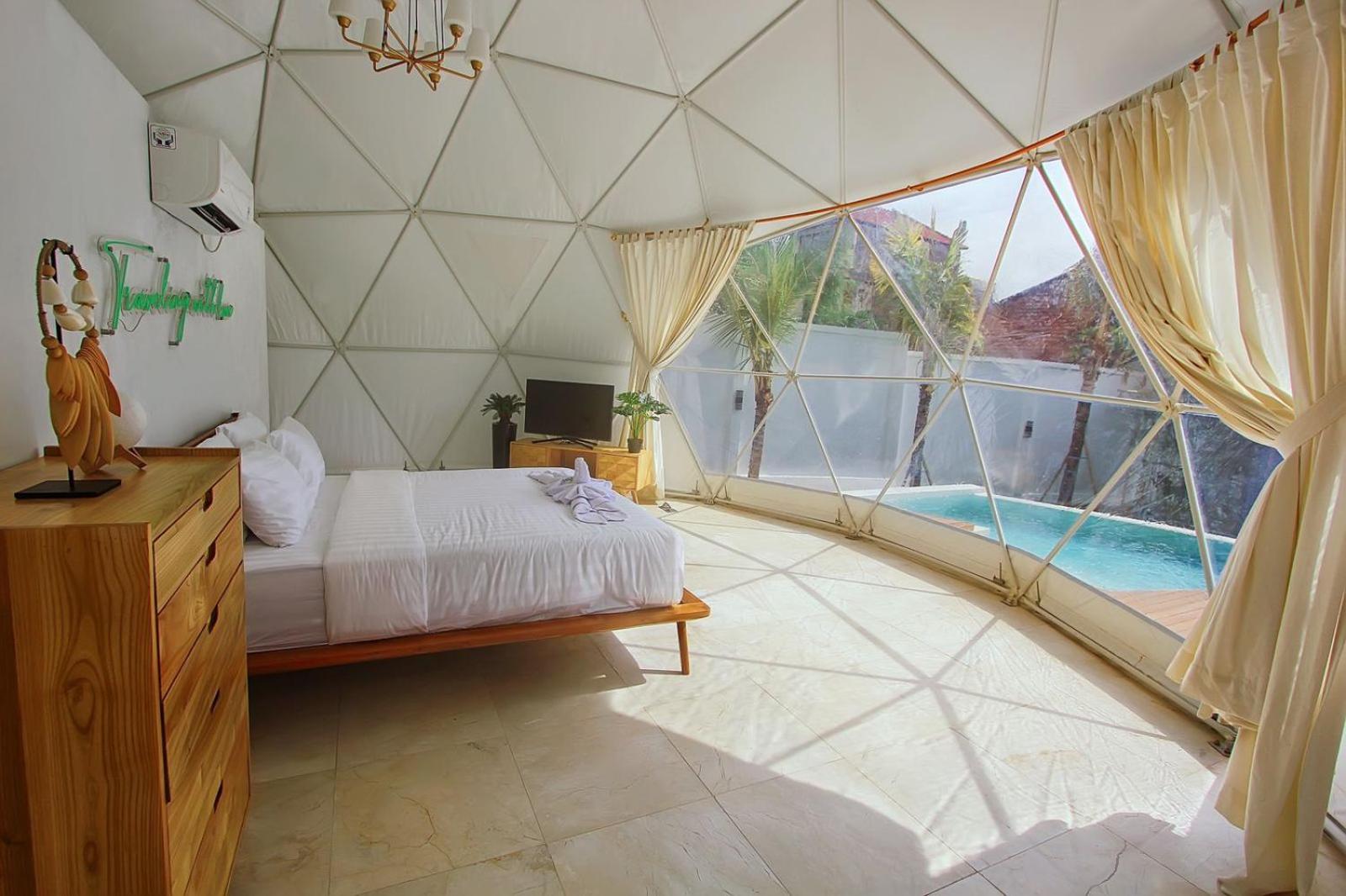 Villa with Private Pool - Photo 15
