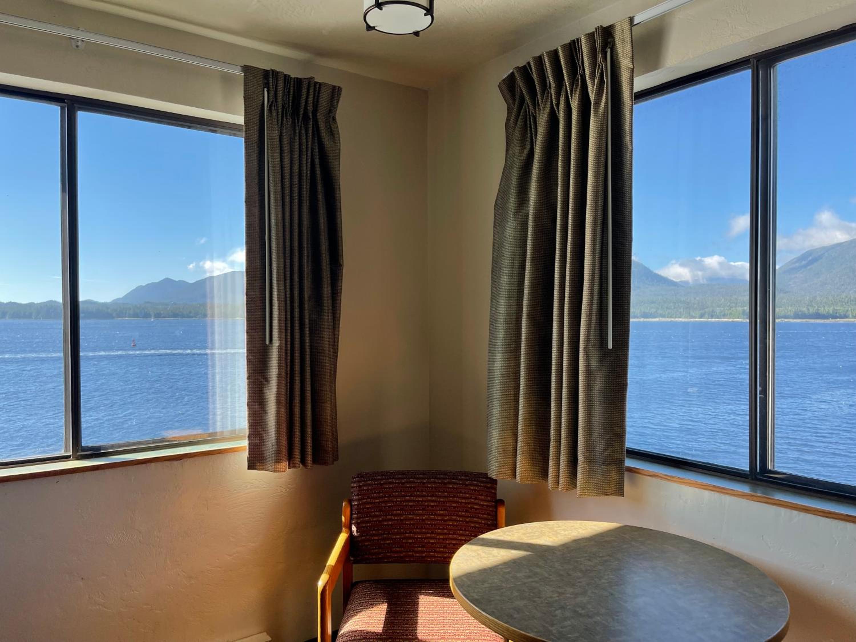 King Studio Suite with Ocean View - Non-Smoking - Photo 8
