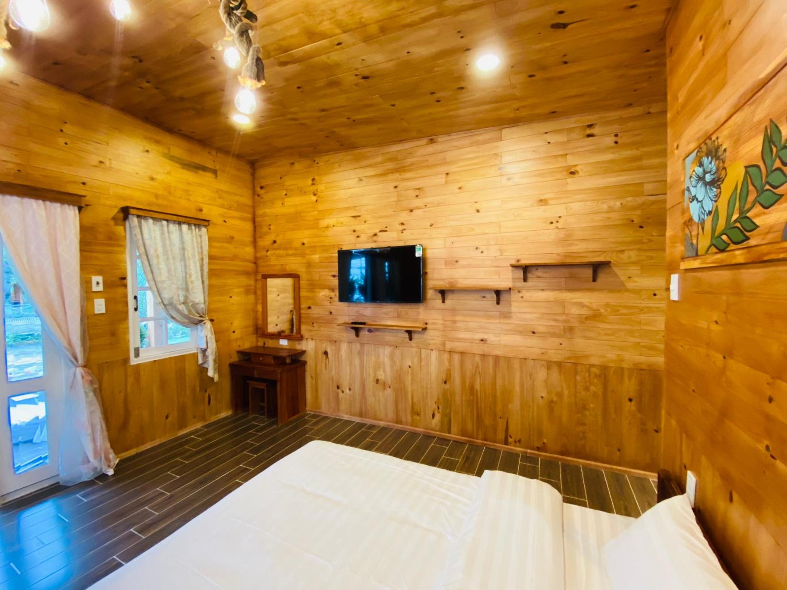 One-Bedroom House - Photo 1