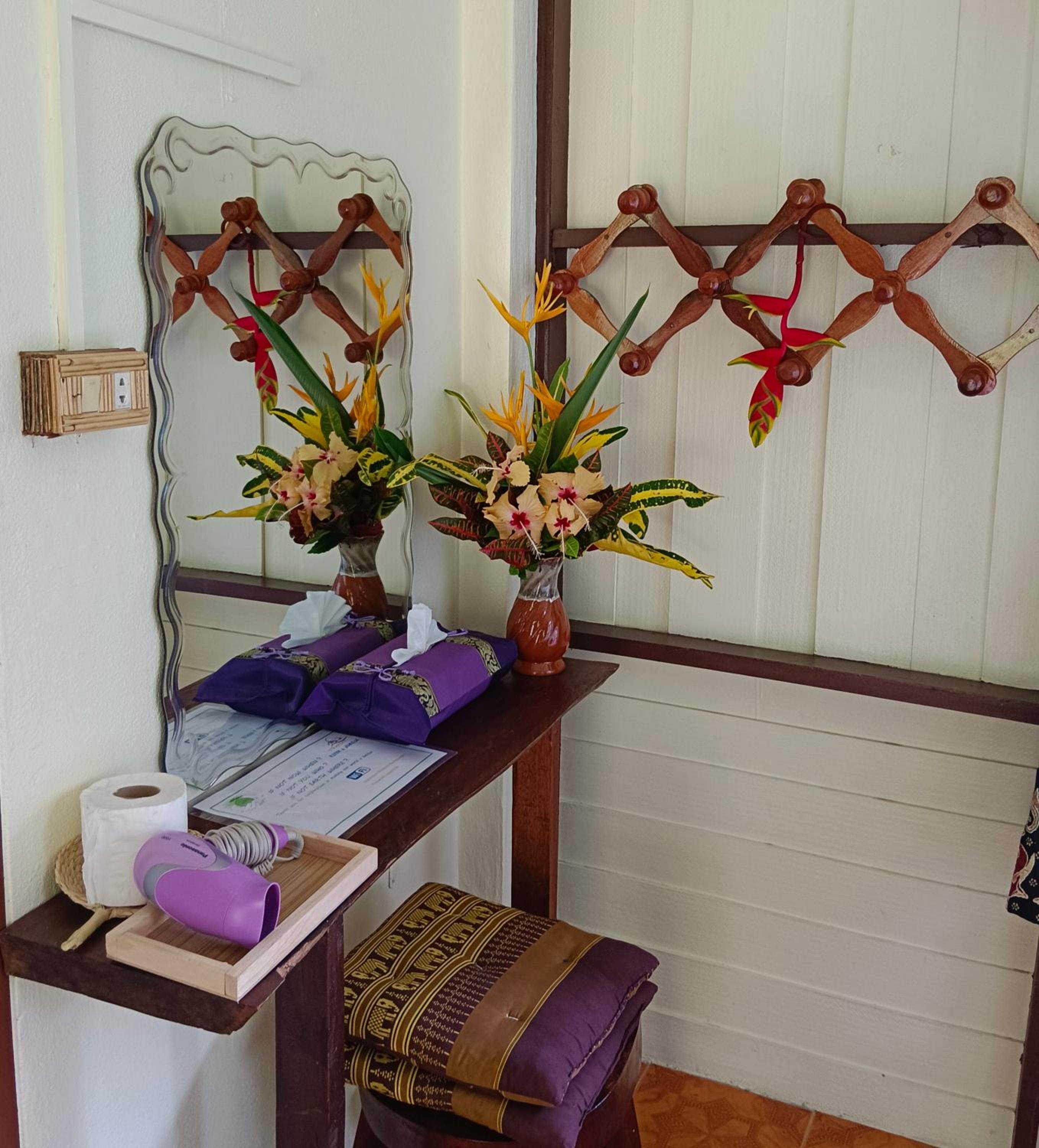 Deluxe Queen Room - Photo 24