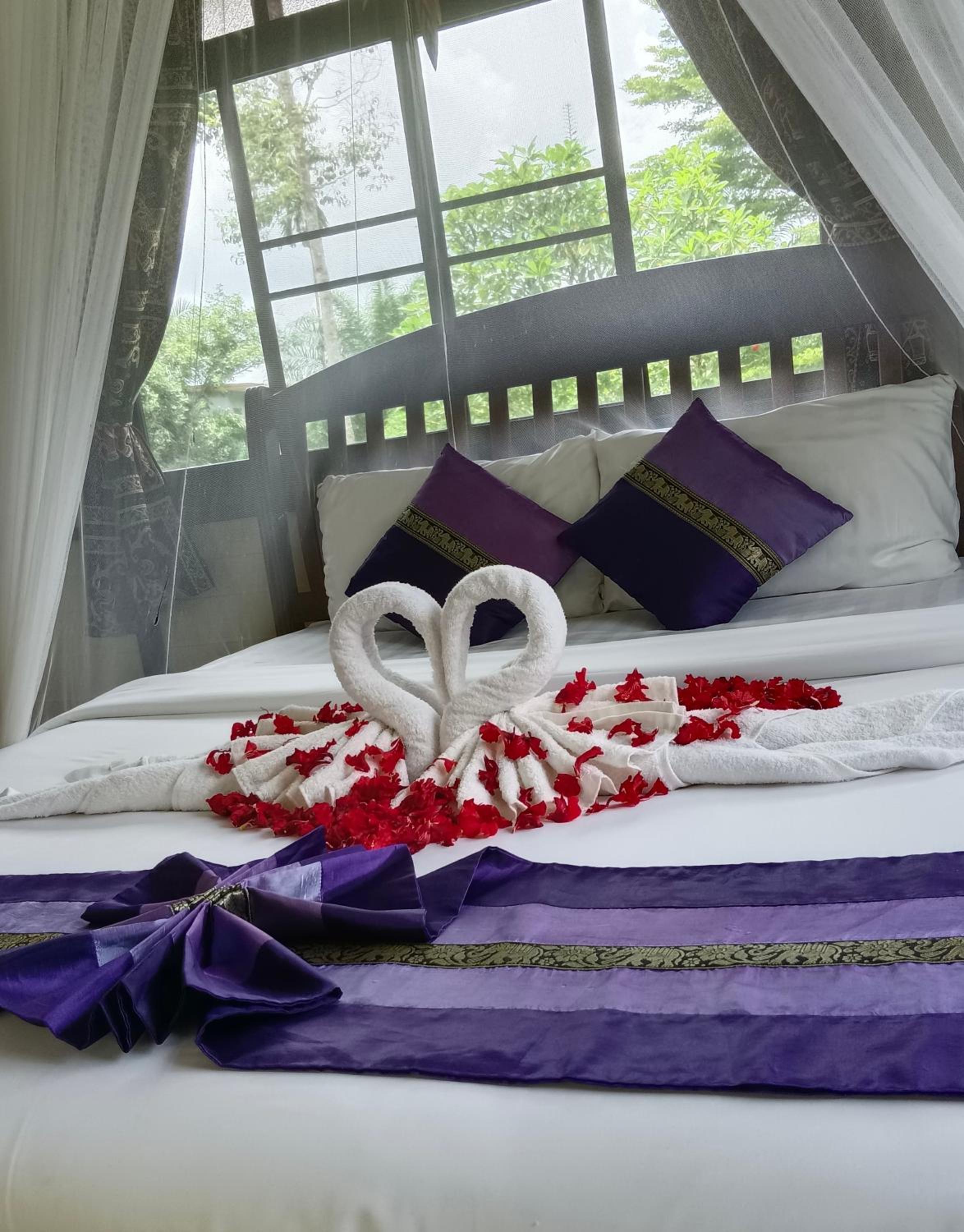 Deluxe Queen Room - Photo 23
