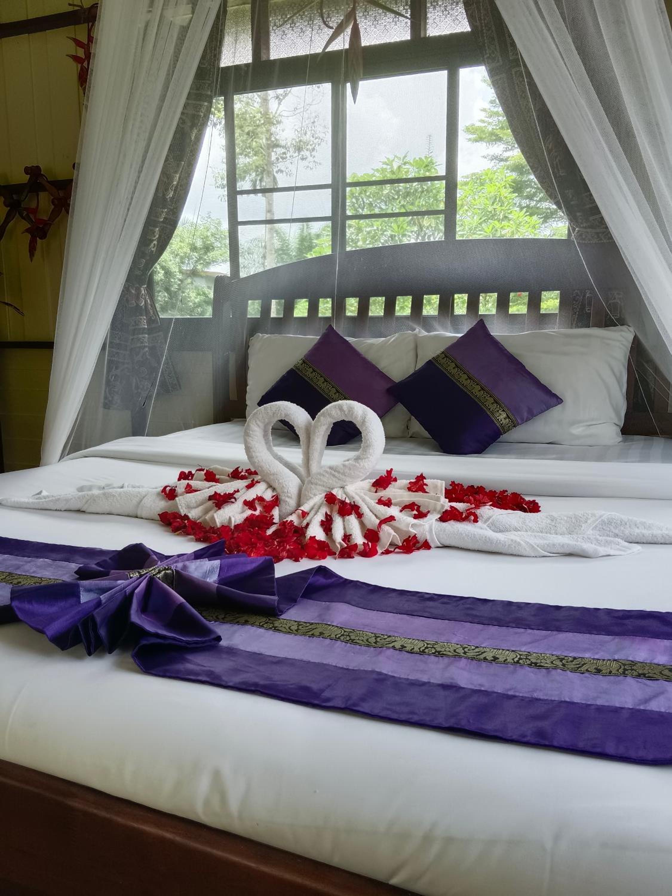 Deluxe Queen Room - Photo 21