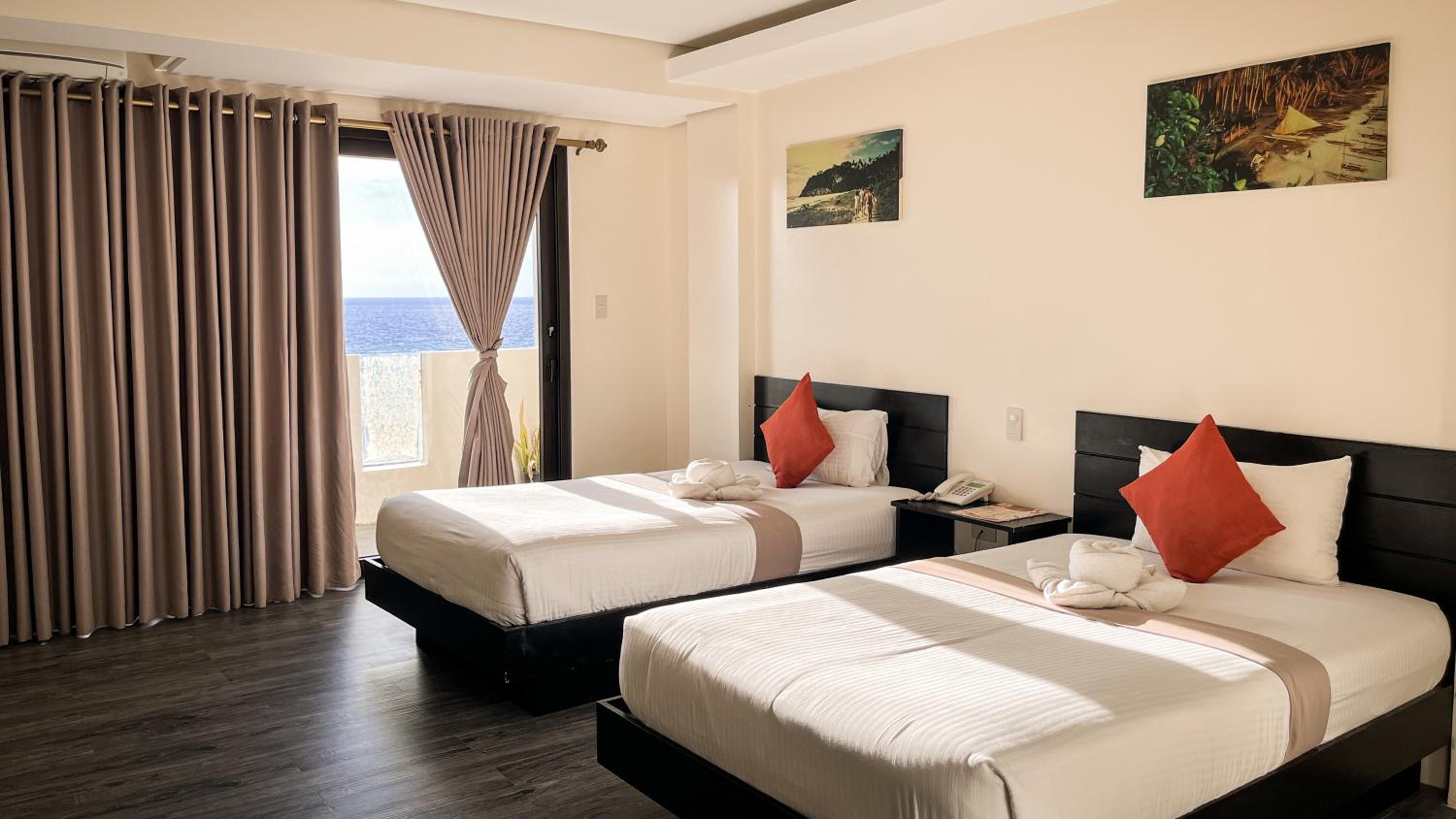 Deluxe Twin Room with Sea View photo 2