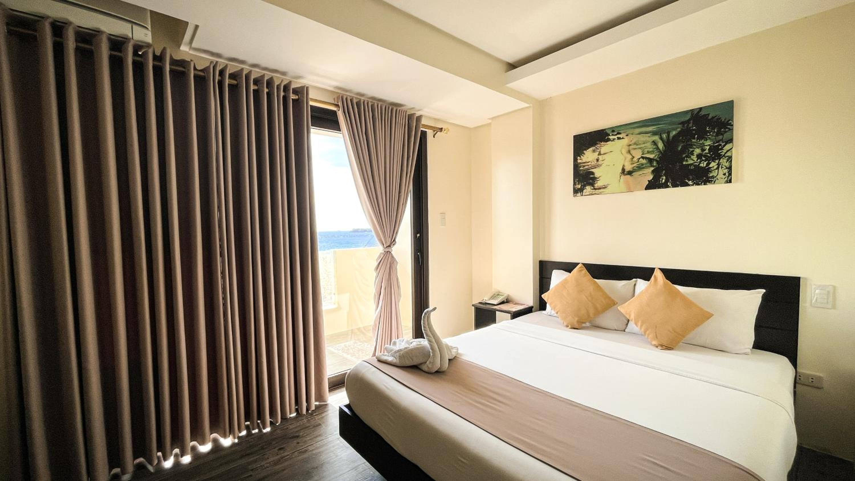Deluxe Queen Room photo 3