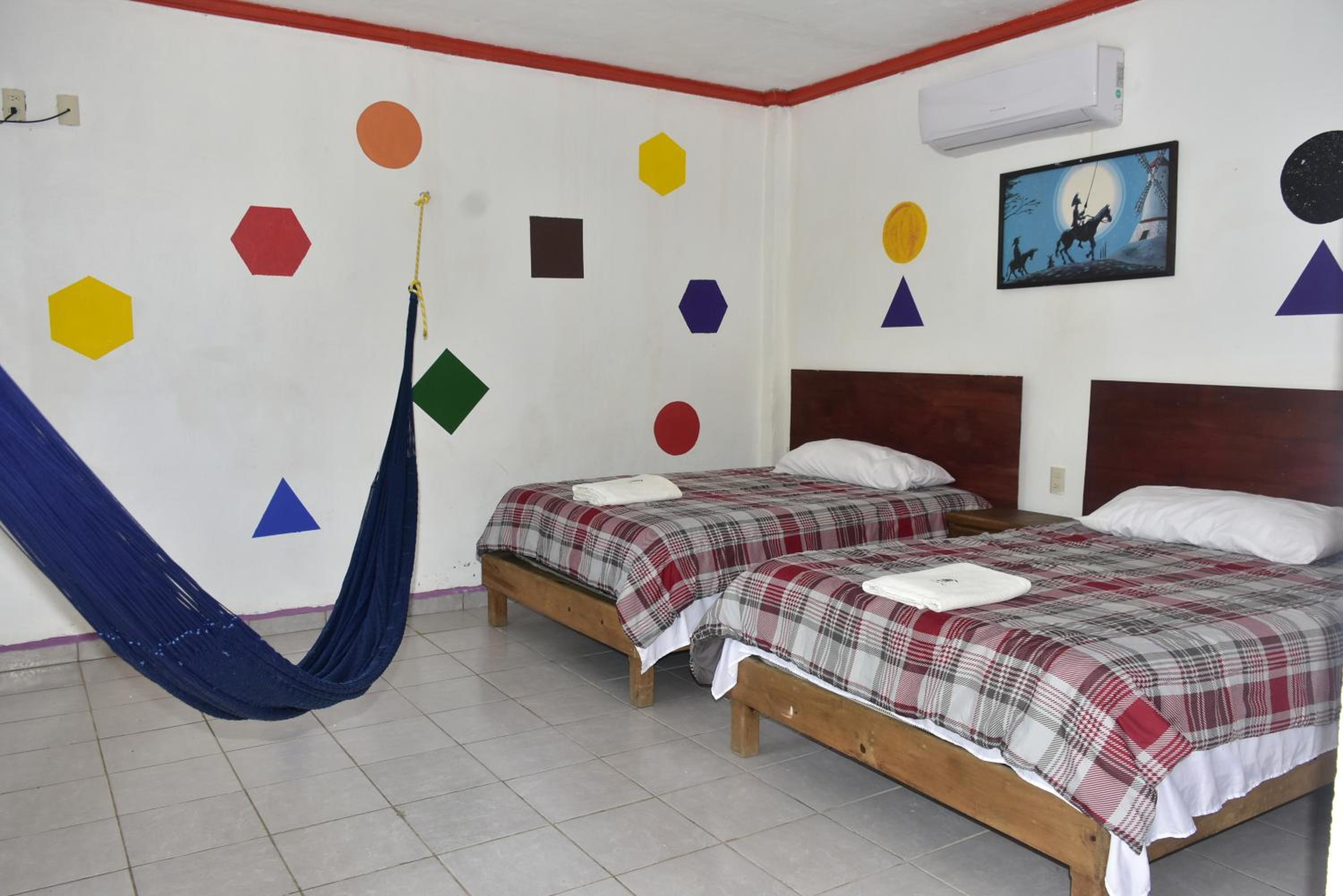 Standard Twin Room - Photo 3