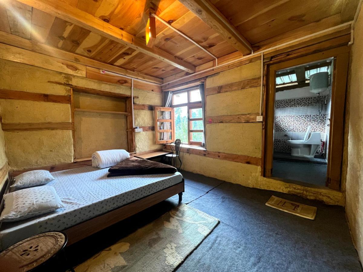 Double Room with Private Bathroom - Photo 3