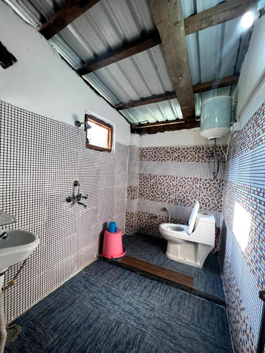 Double Room with Private Bathroom - Photo 6