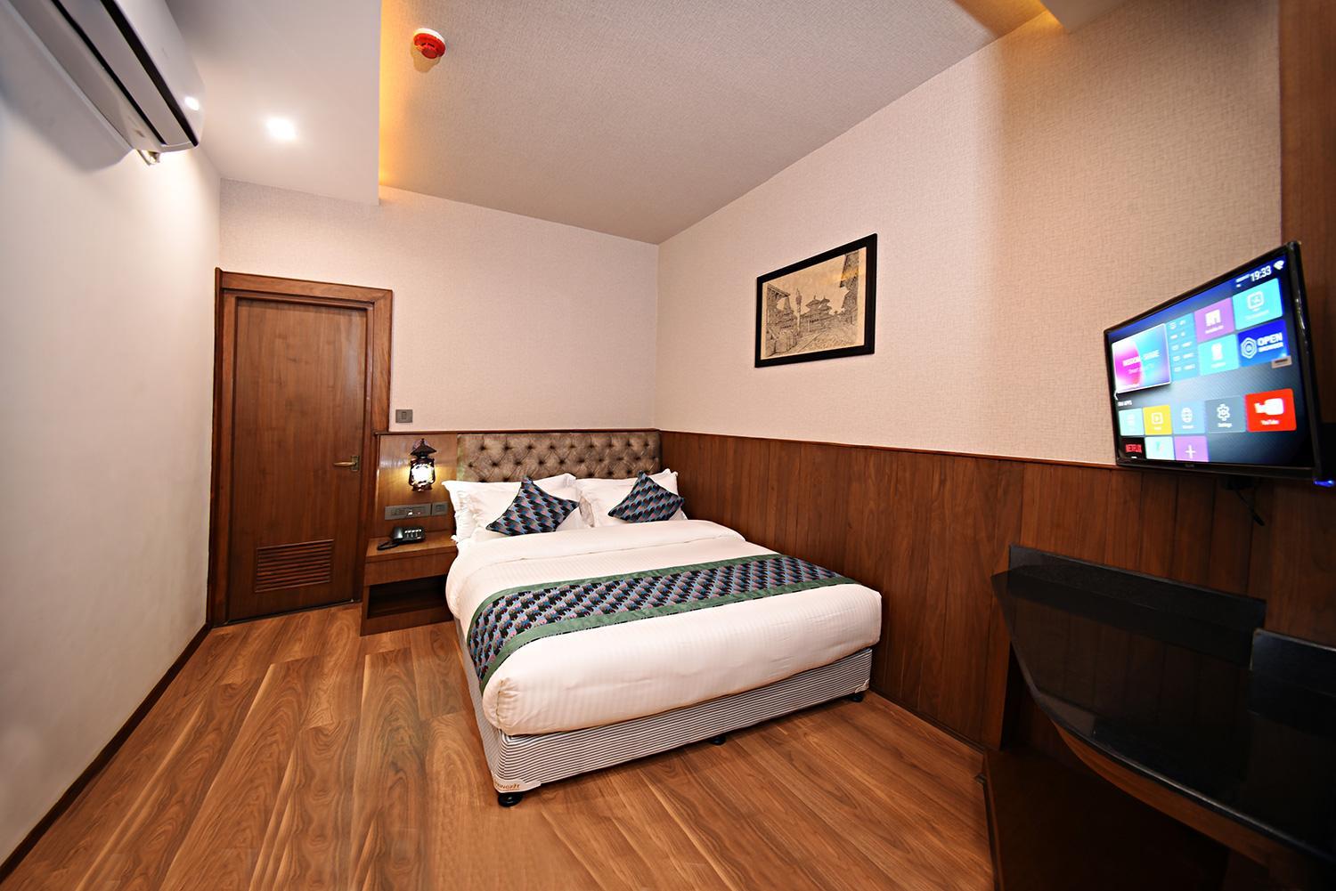 Standard Queen Room photo 3
