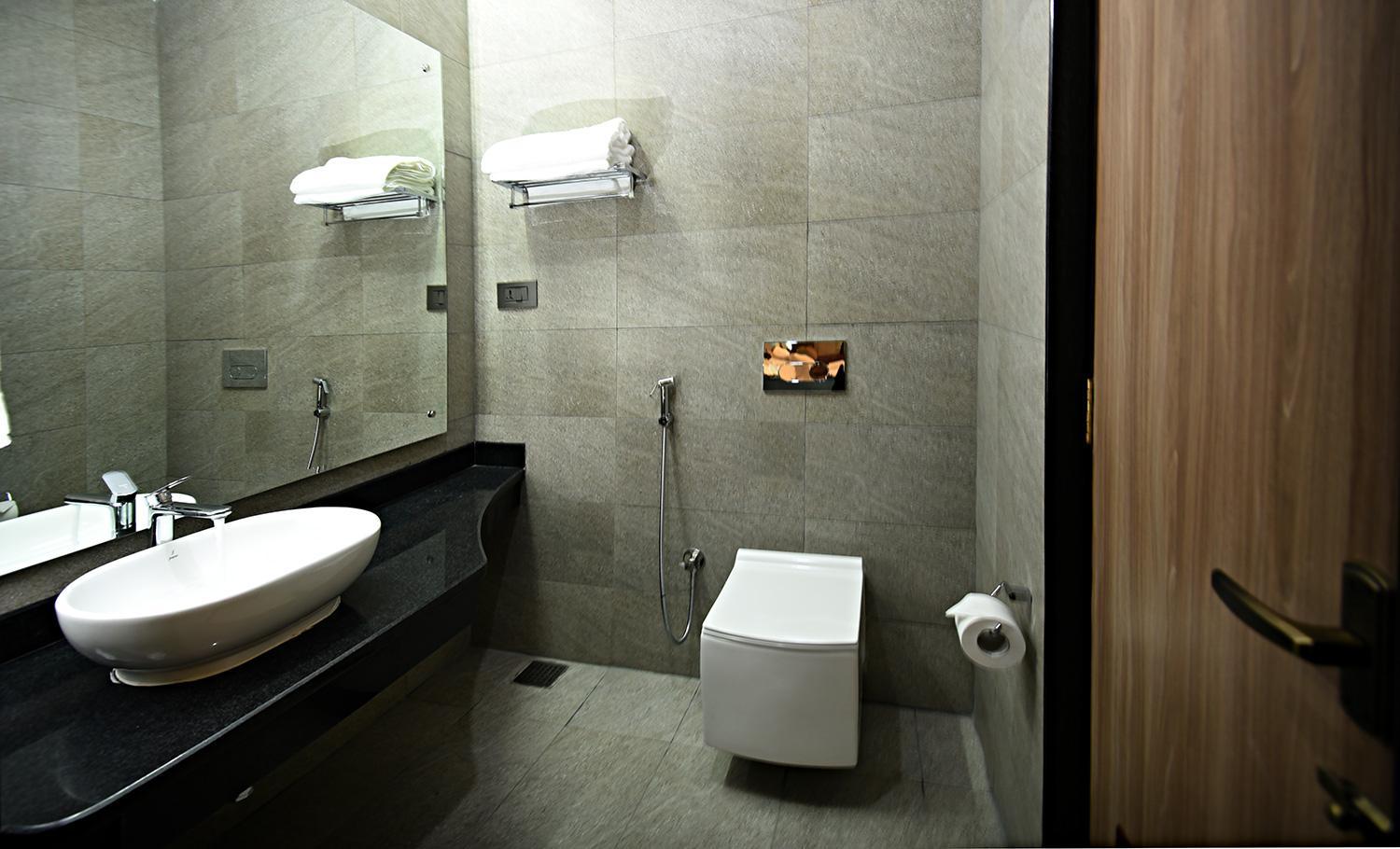 Heritage Deluxe Room with 15% off on Food & Beverage, Spa and Free Airport Pickup - Photo 6