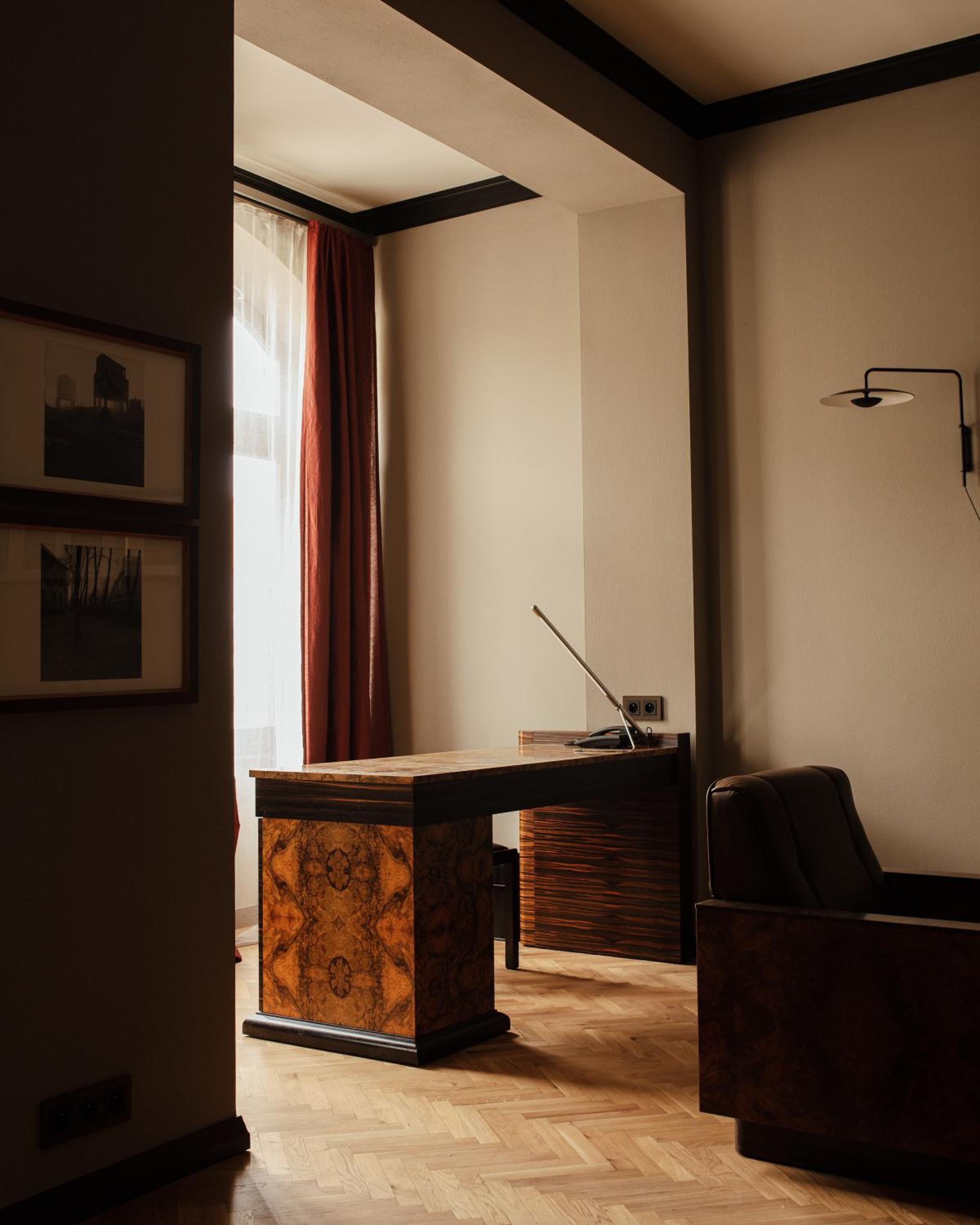Suite - Photo 3