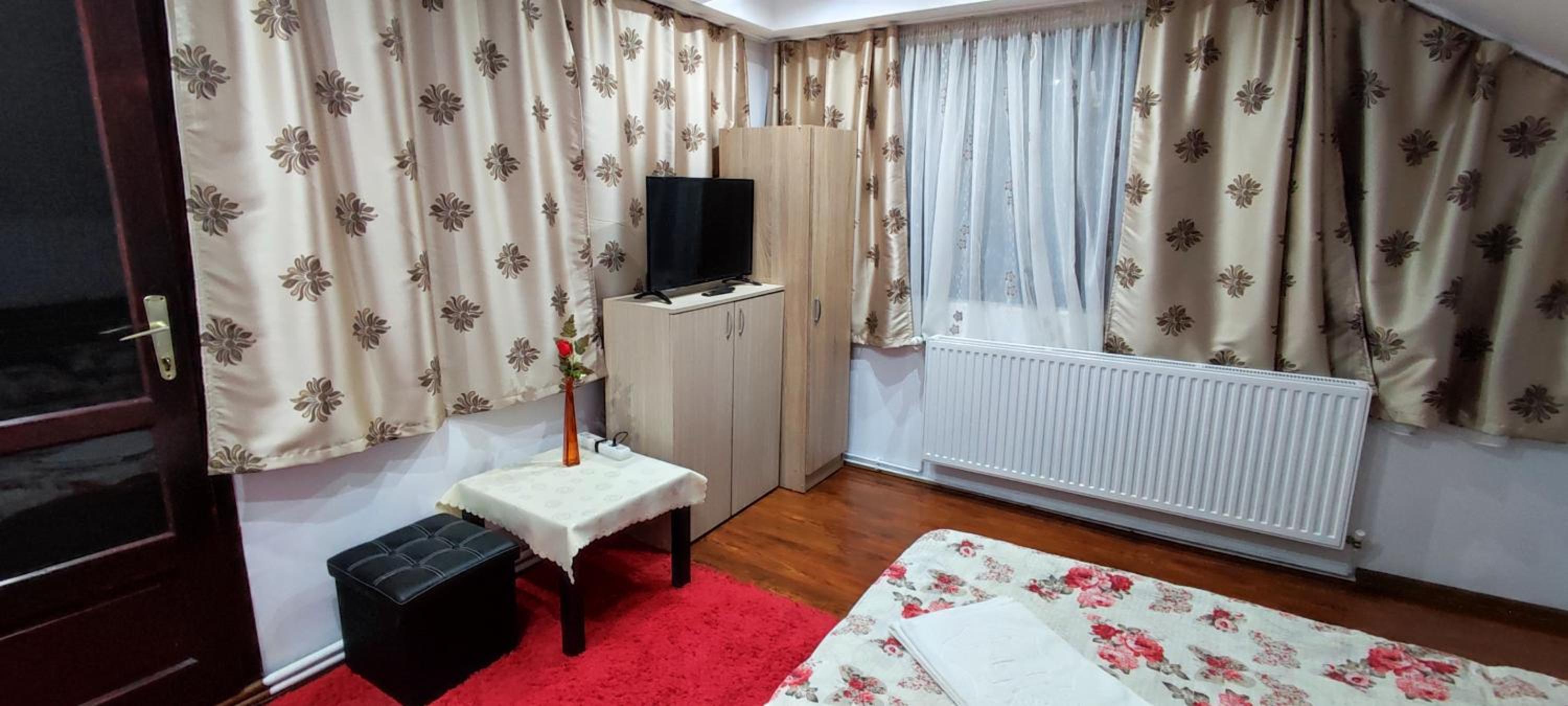 Double Room with Shared Bathroom photo 1