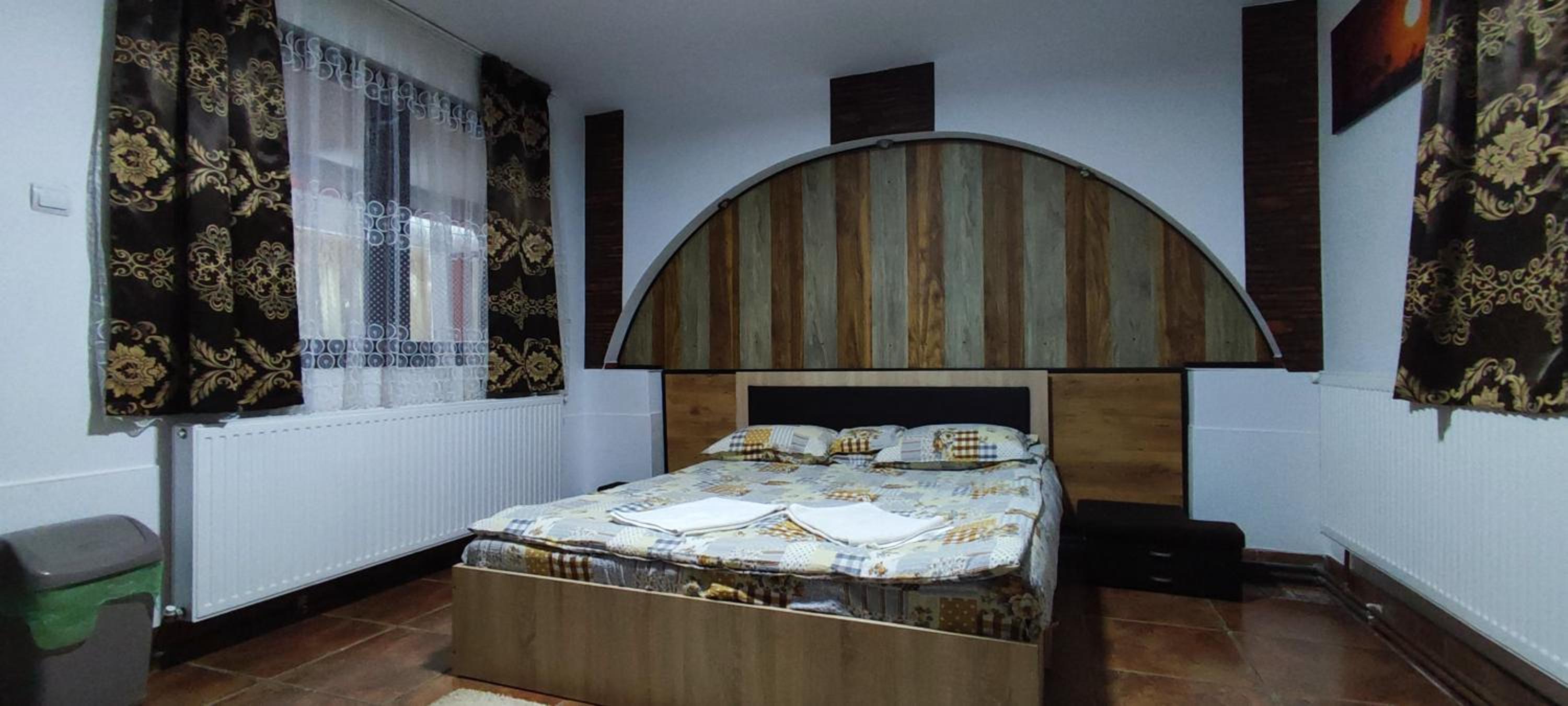 Standard Double Room with Shared Bathroom photo 2