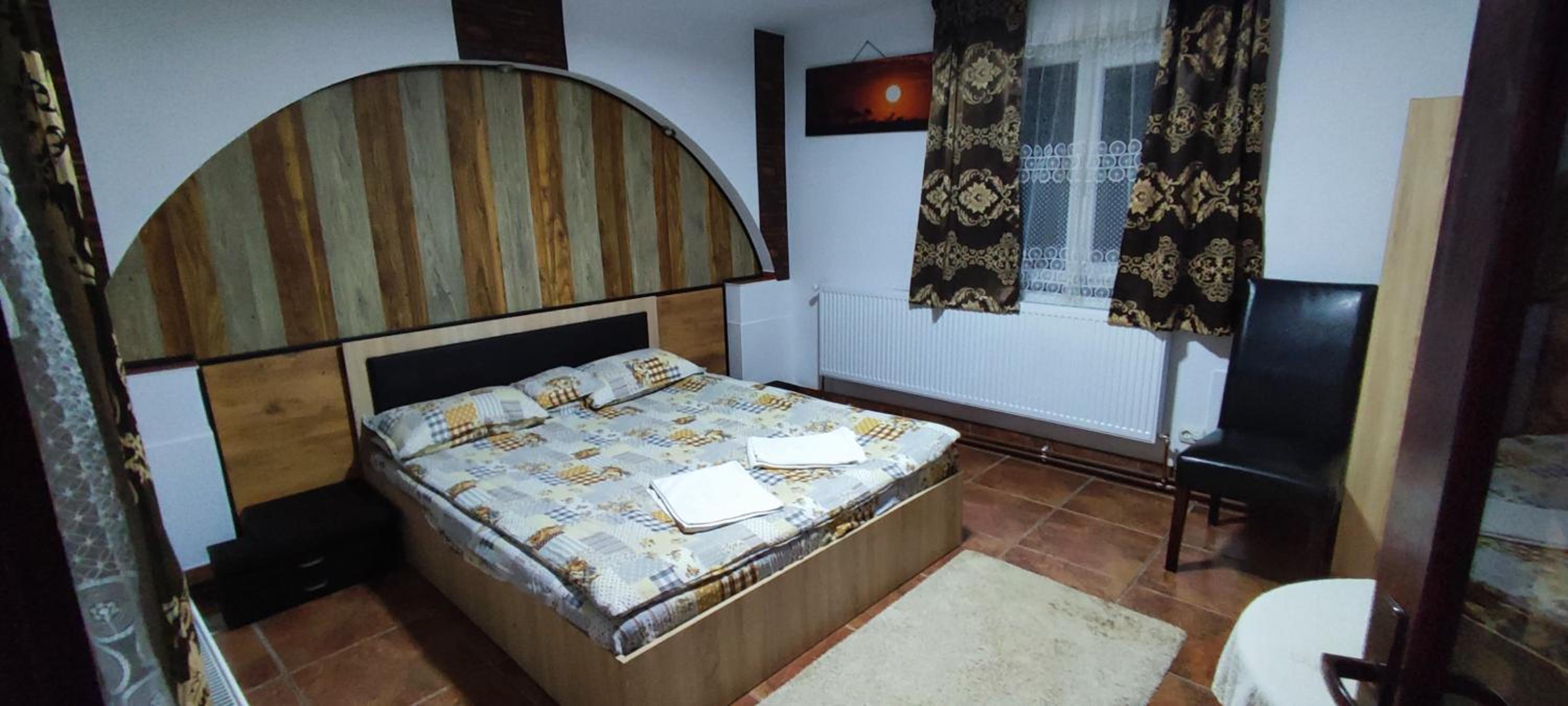 Standard Double Room with Shared Bathroom photo 3