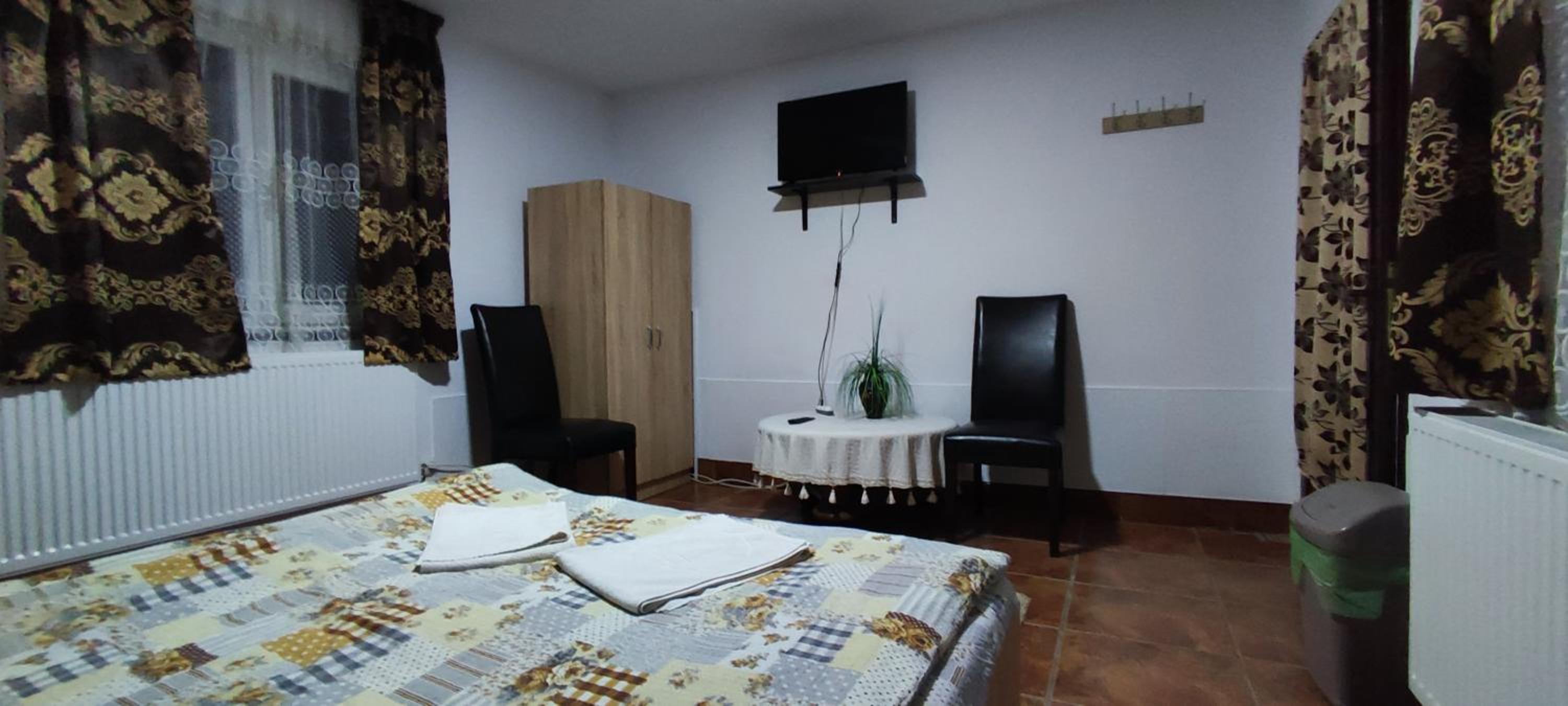 Standard Double Room with Shared Bathroom photo 1