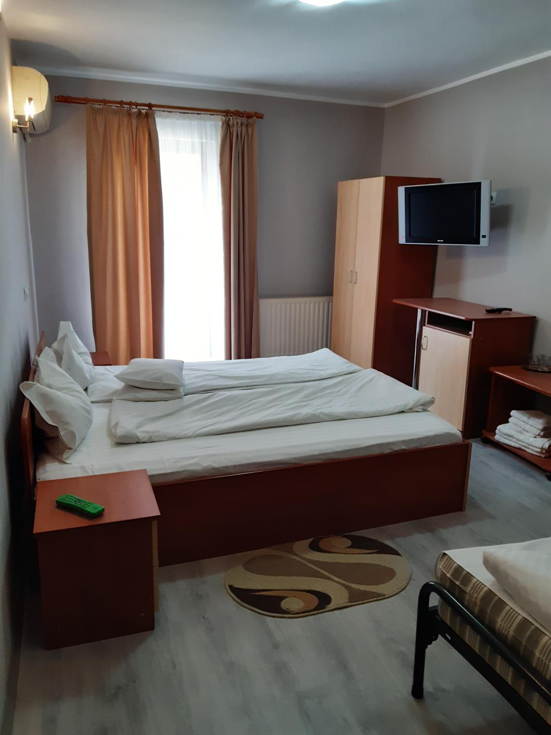 Classic Triple Room - Photo 3