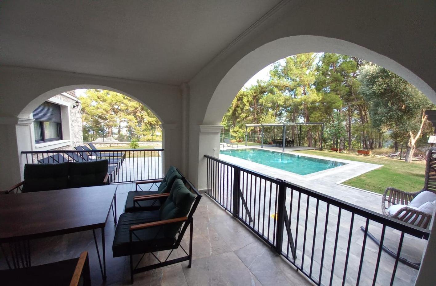 Three-Bedroom Villa photo 2