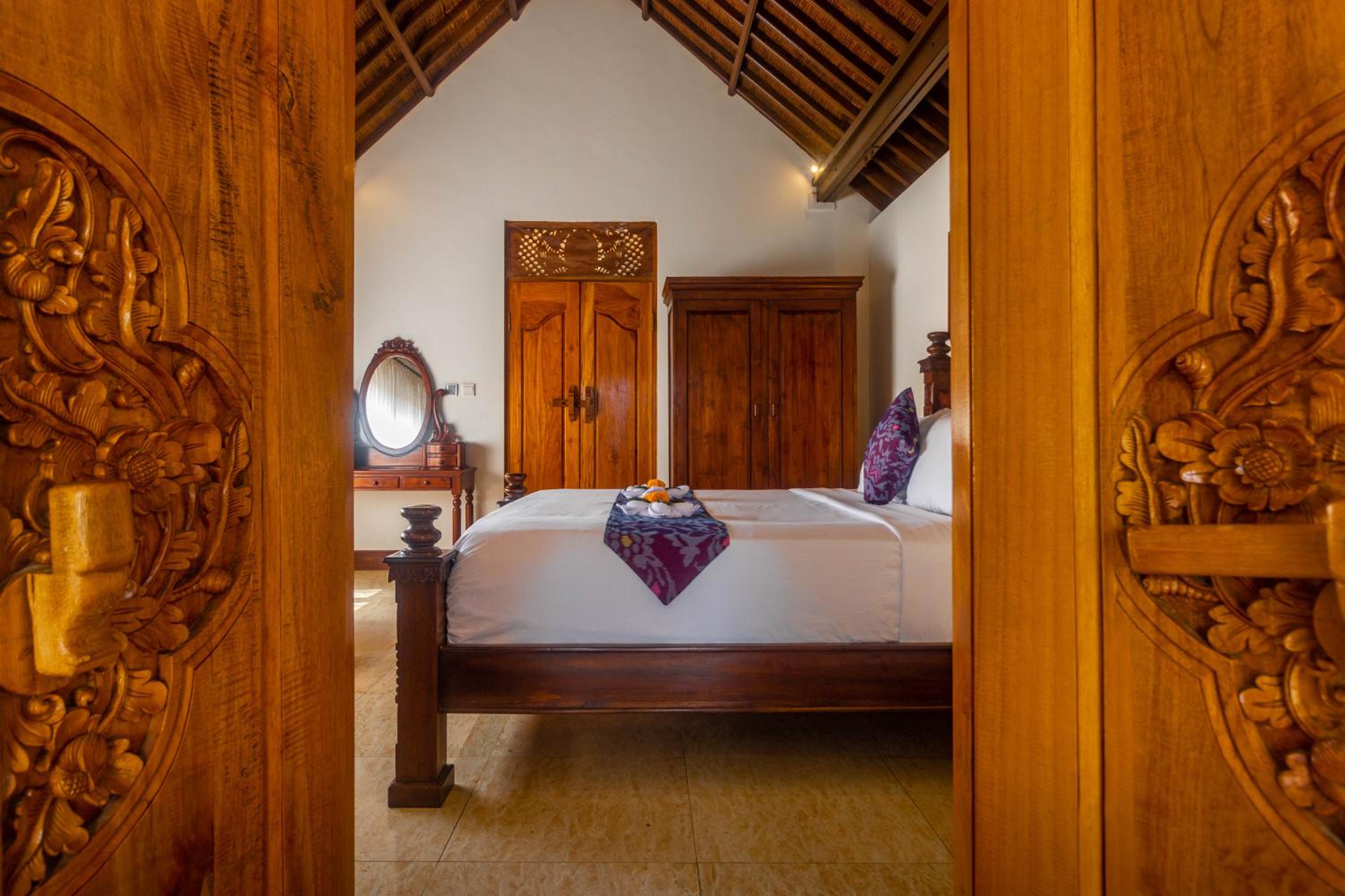 Suite with Mountain View - Photo 11