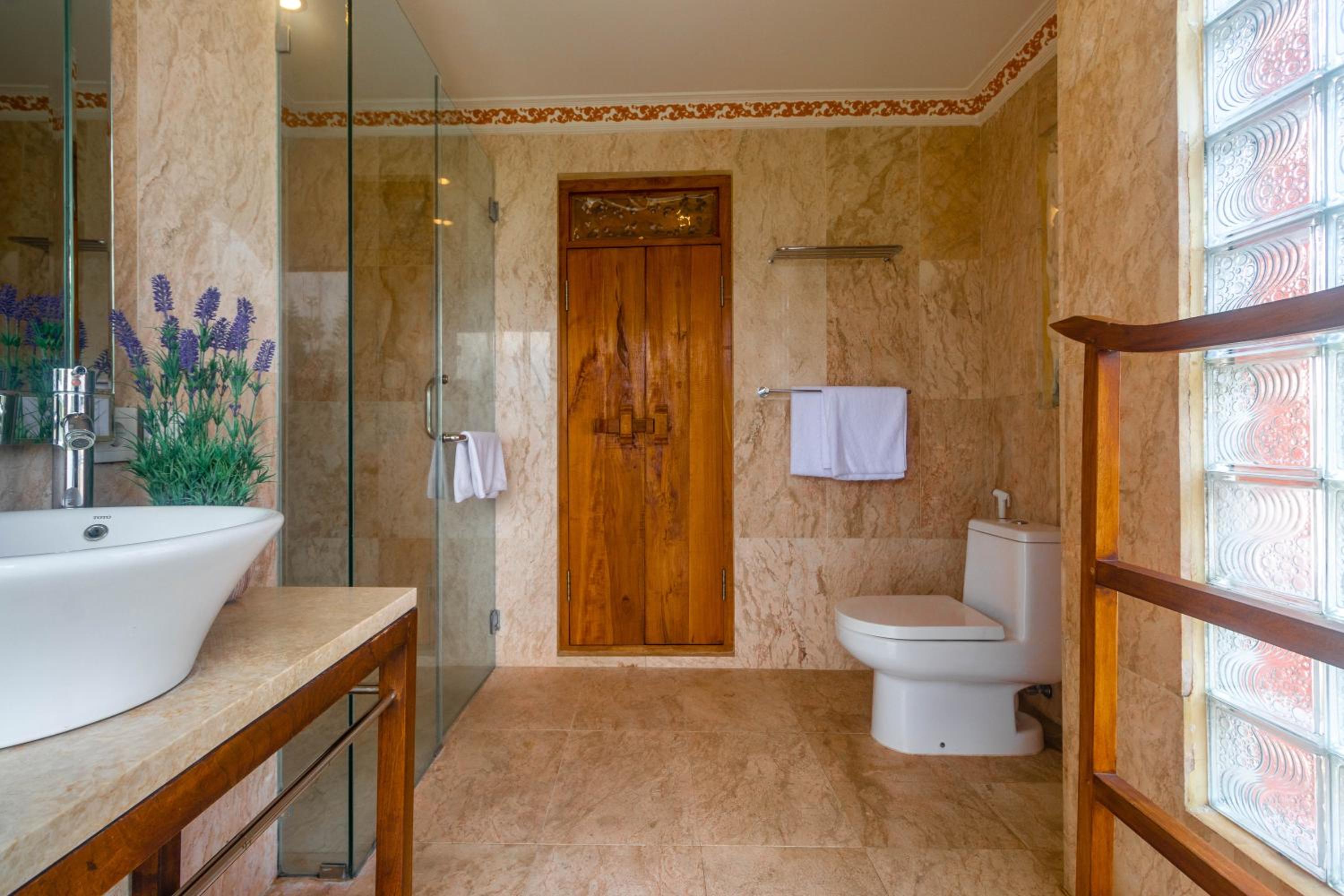 Suite with Mountain View - Photo 10