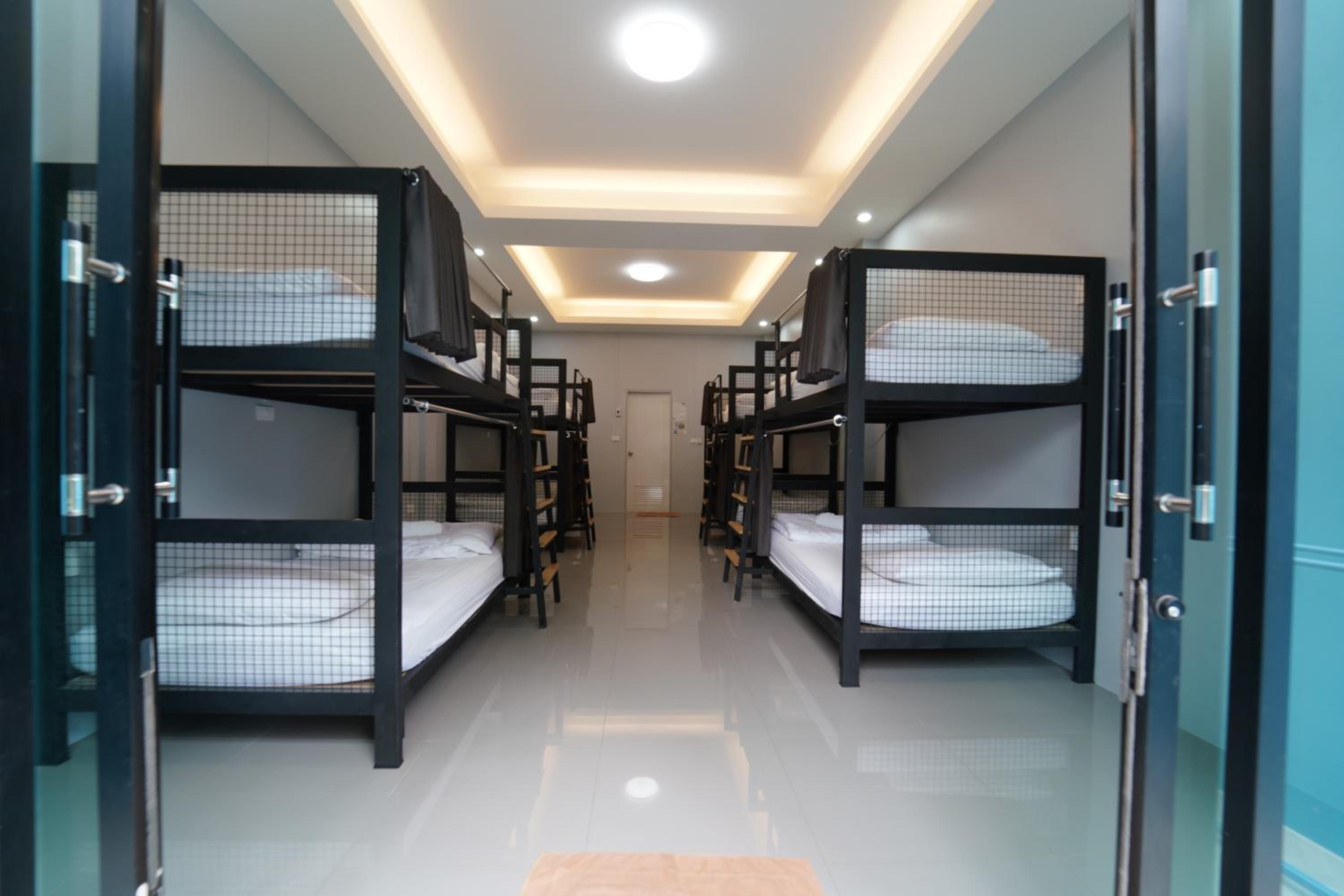 Bed in 8-Bed Mixed Dormitory Room photo 1