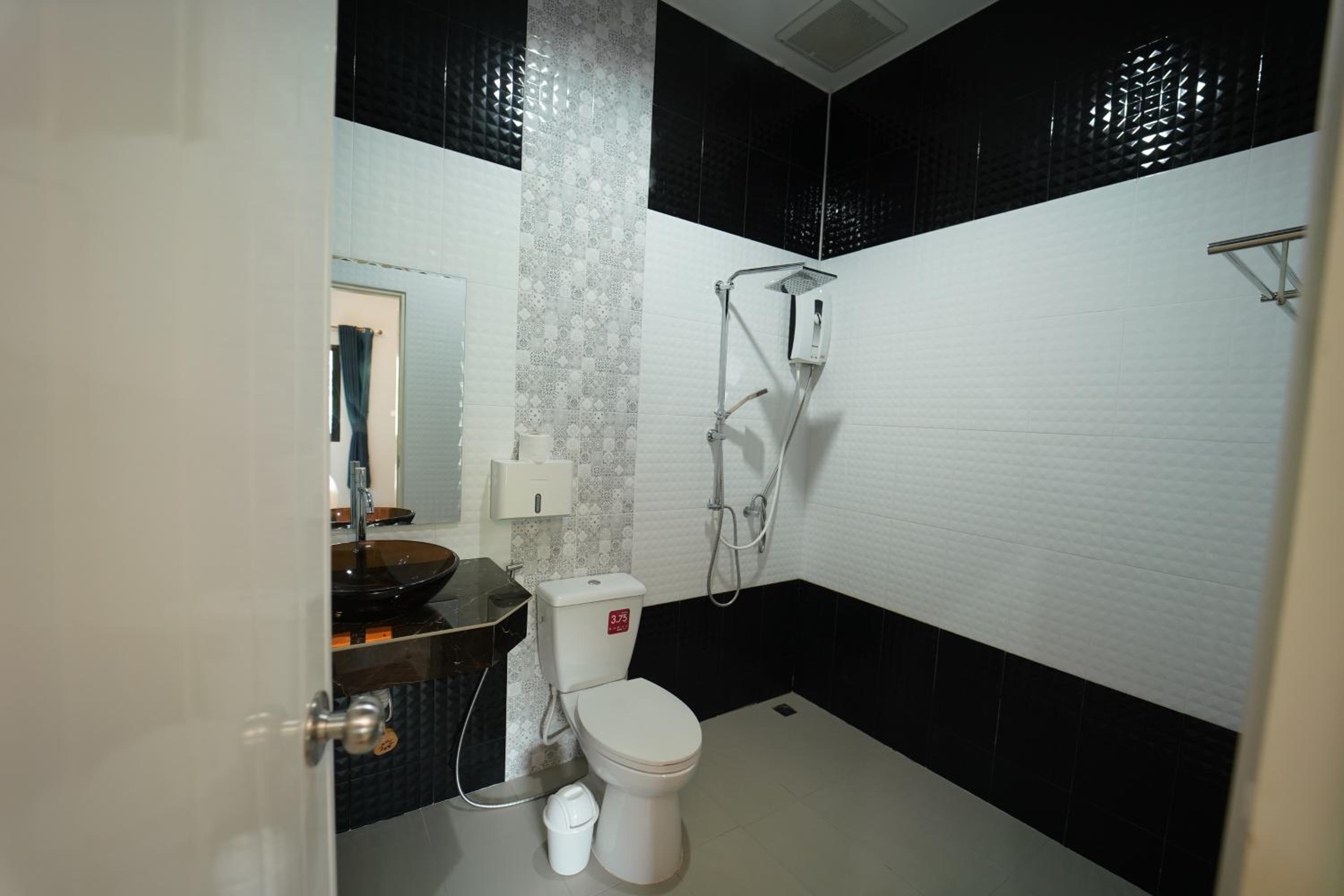 Double Room with Mountain View - Photo 3