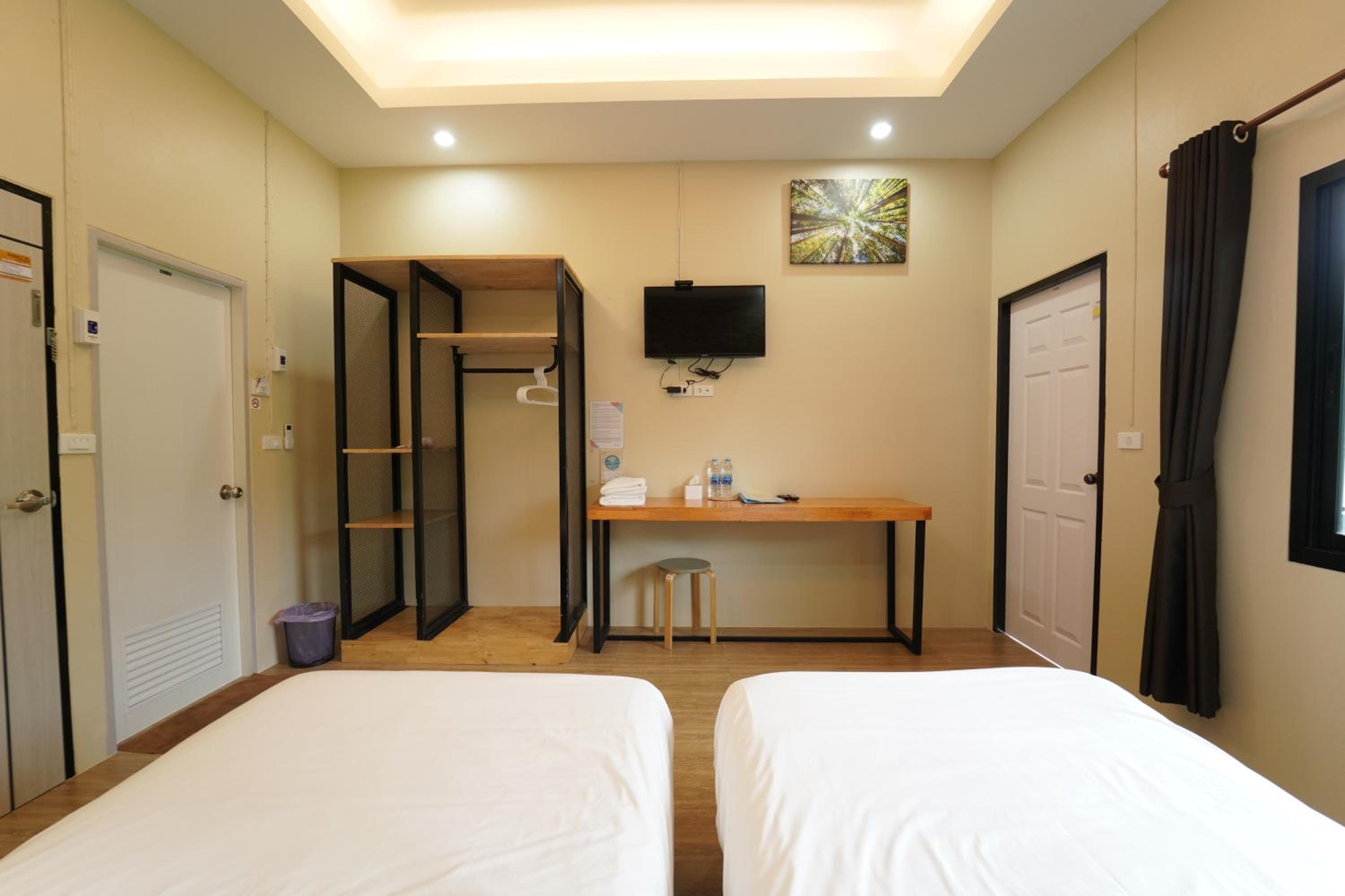 Standard Twin Room with Mountain View - Photo 4