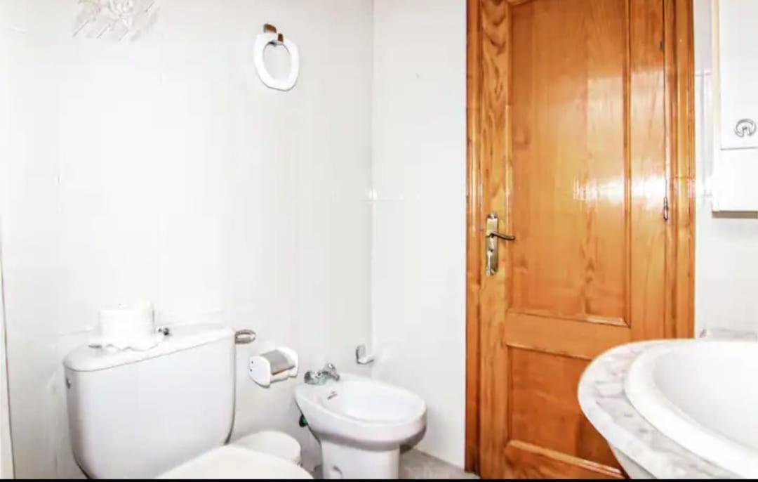 Four-Bedroom House photo 3