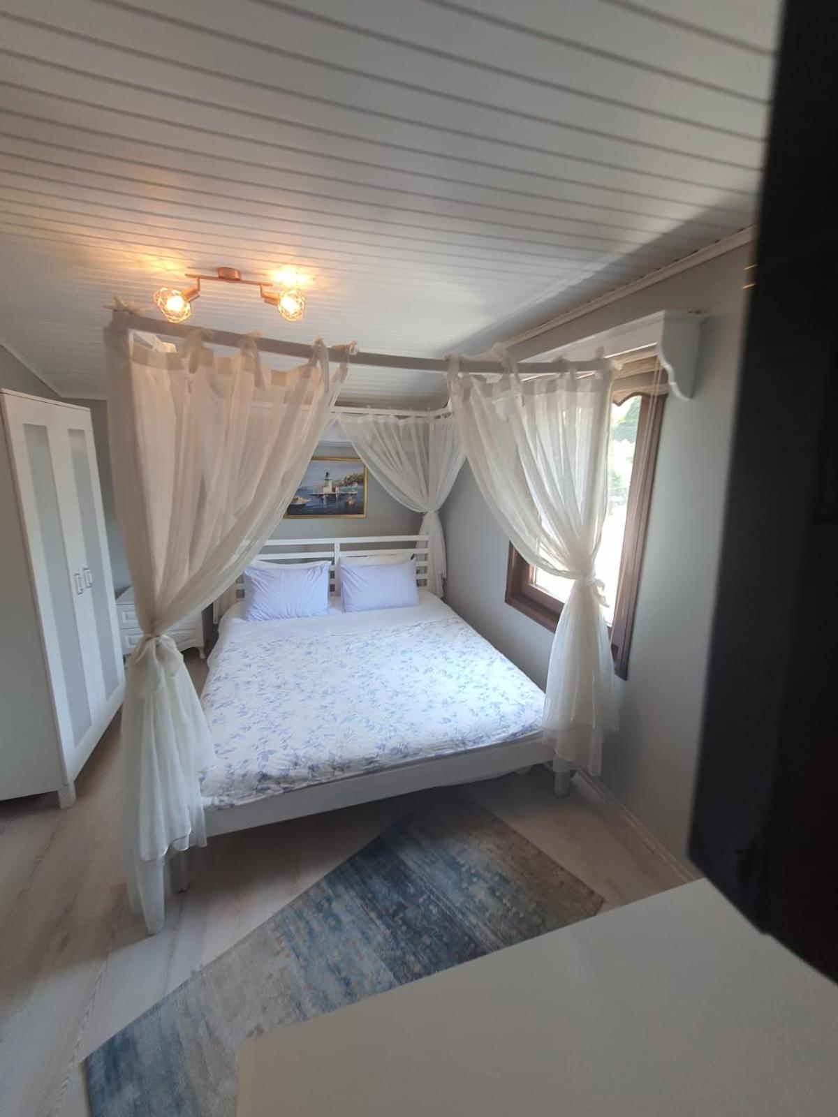 Budget Double Room photo 2