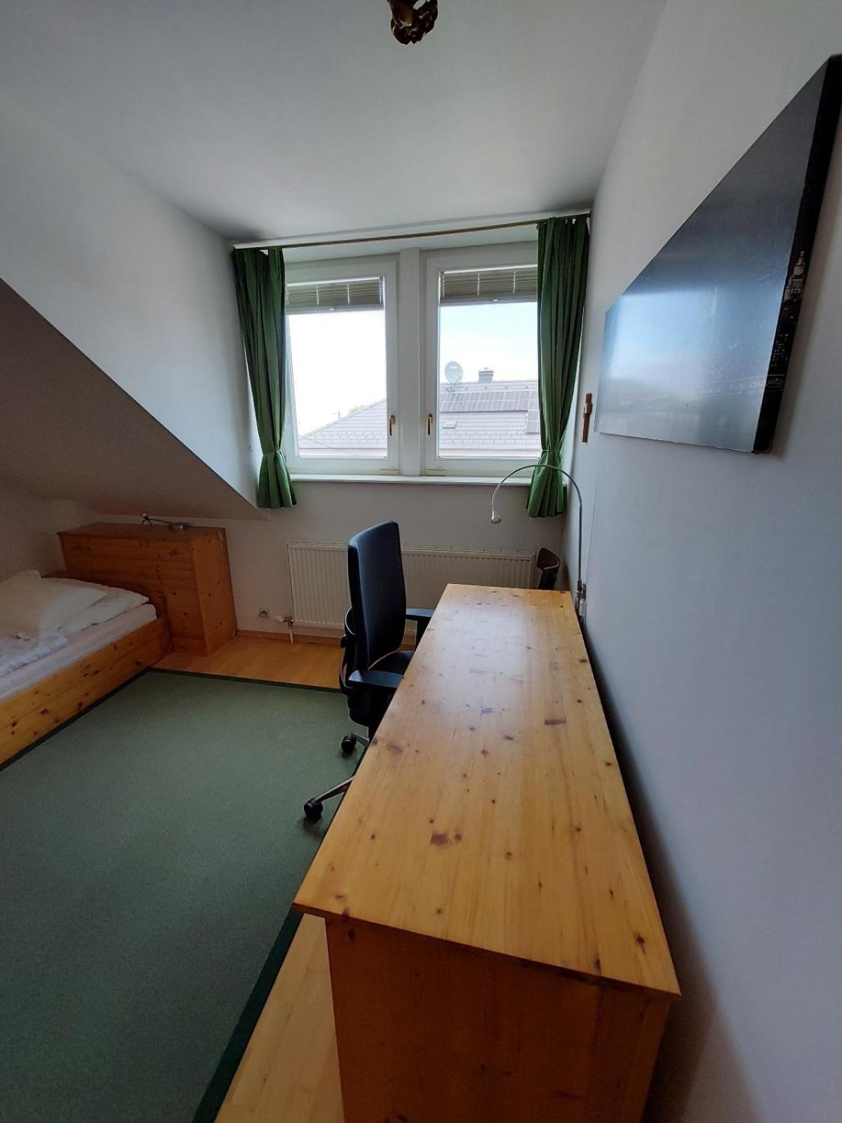 Villa - Photo 1