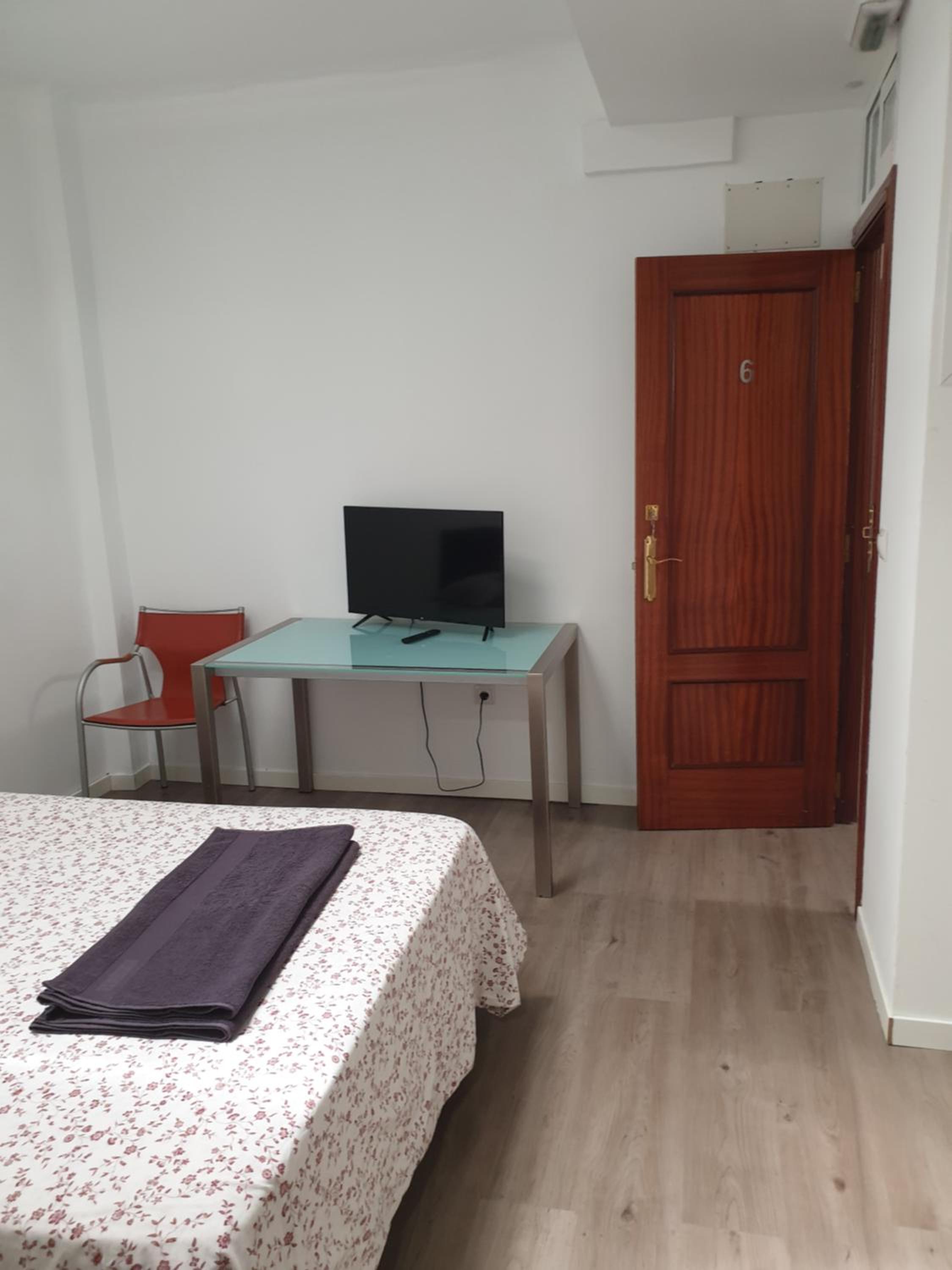 Standard Double Room - Photo 7