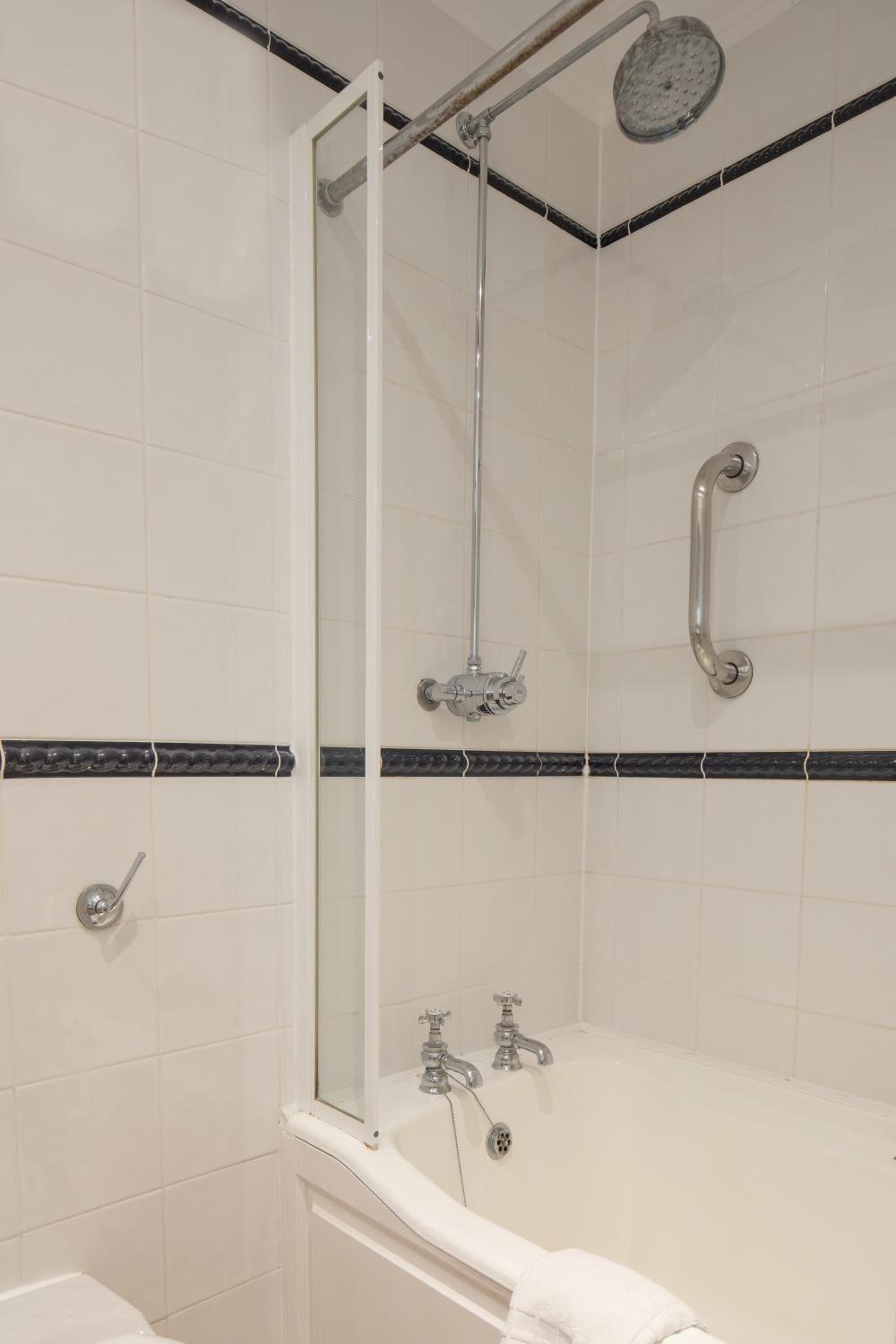 Standard Twin Room - Non-Smoking - Photo 3
