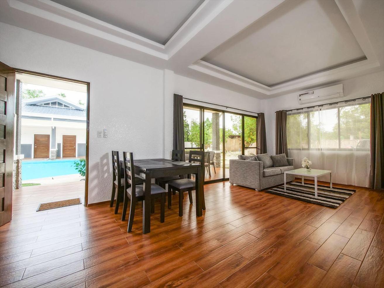One-Bedroom House - Photo 43