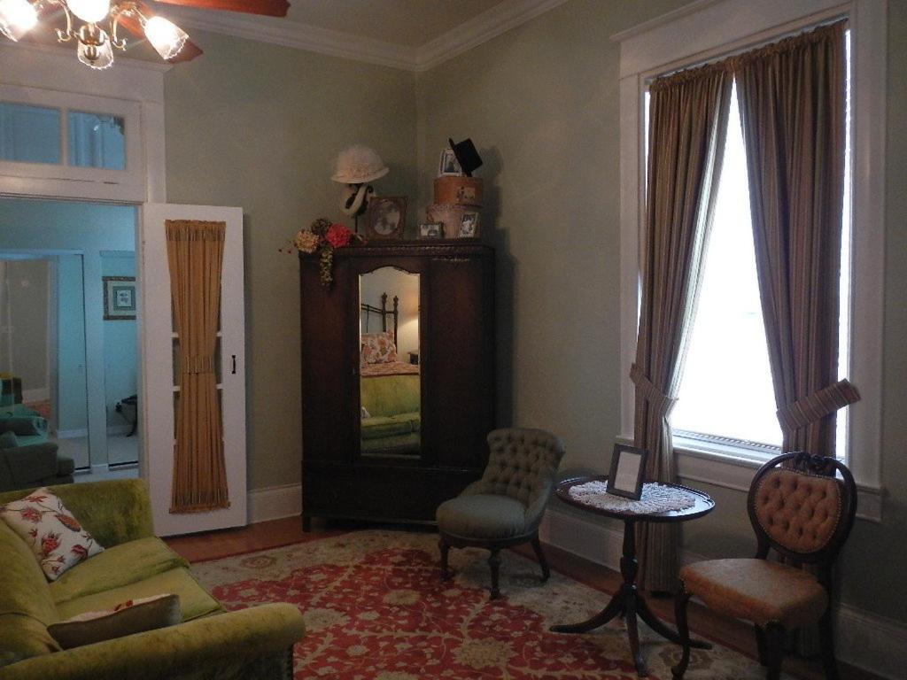 Deluxe King Room photo 2
