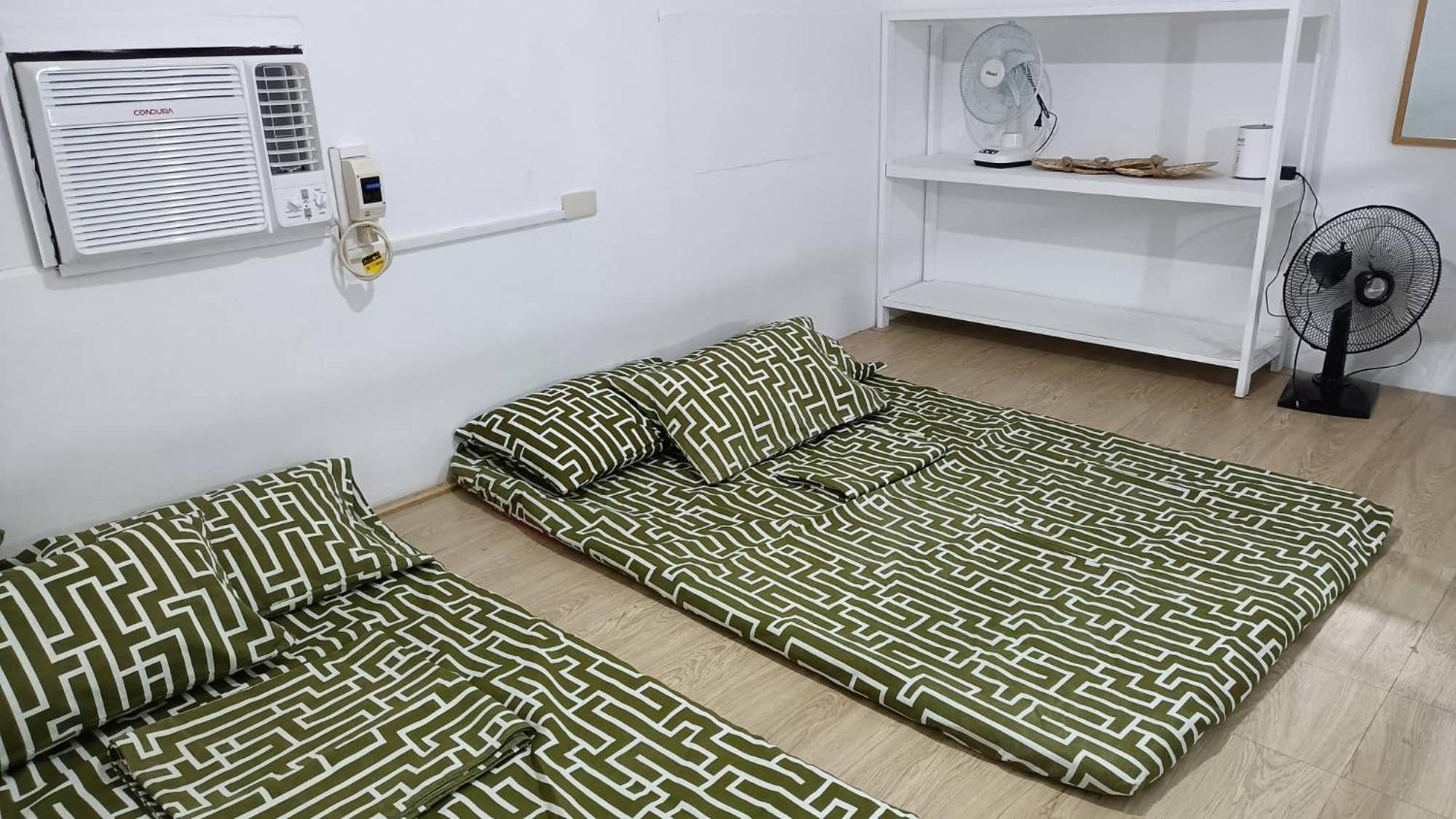 One-Bedroom House - Photo 18