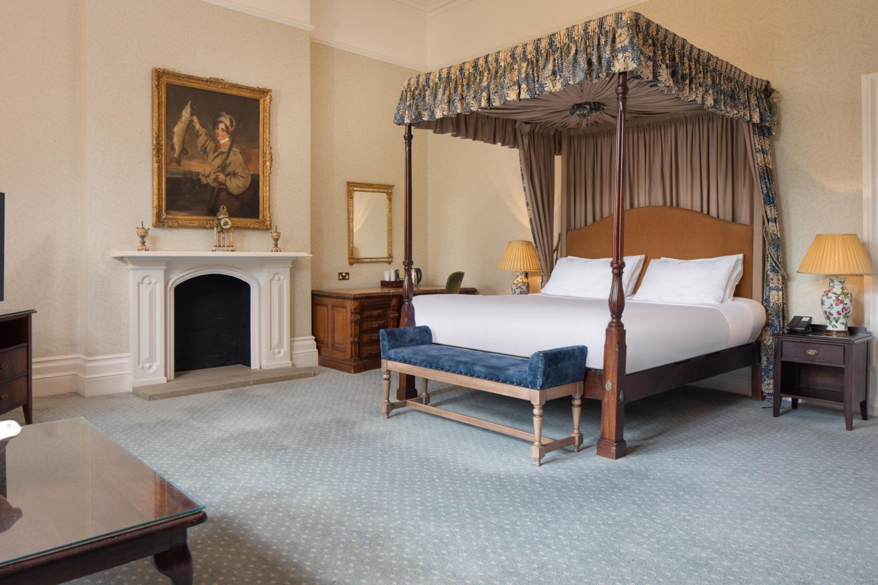 Superior King Suite with Four Poster Bed - Photo 3