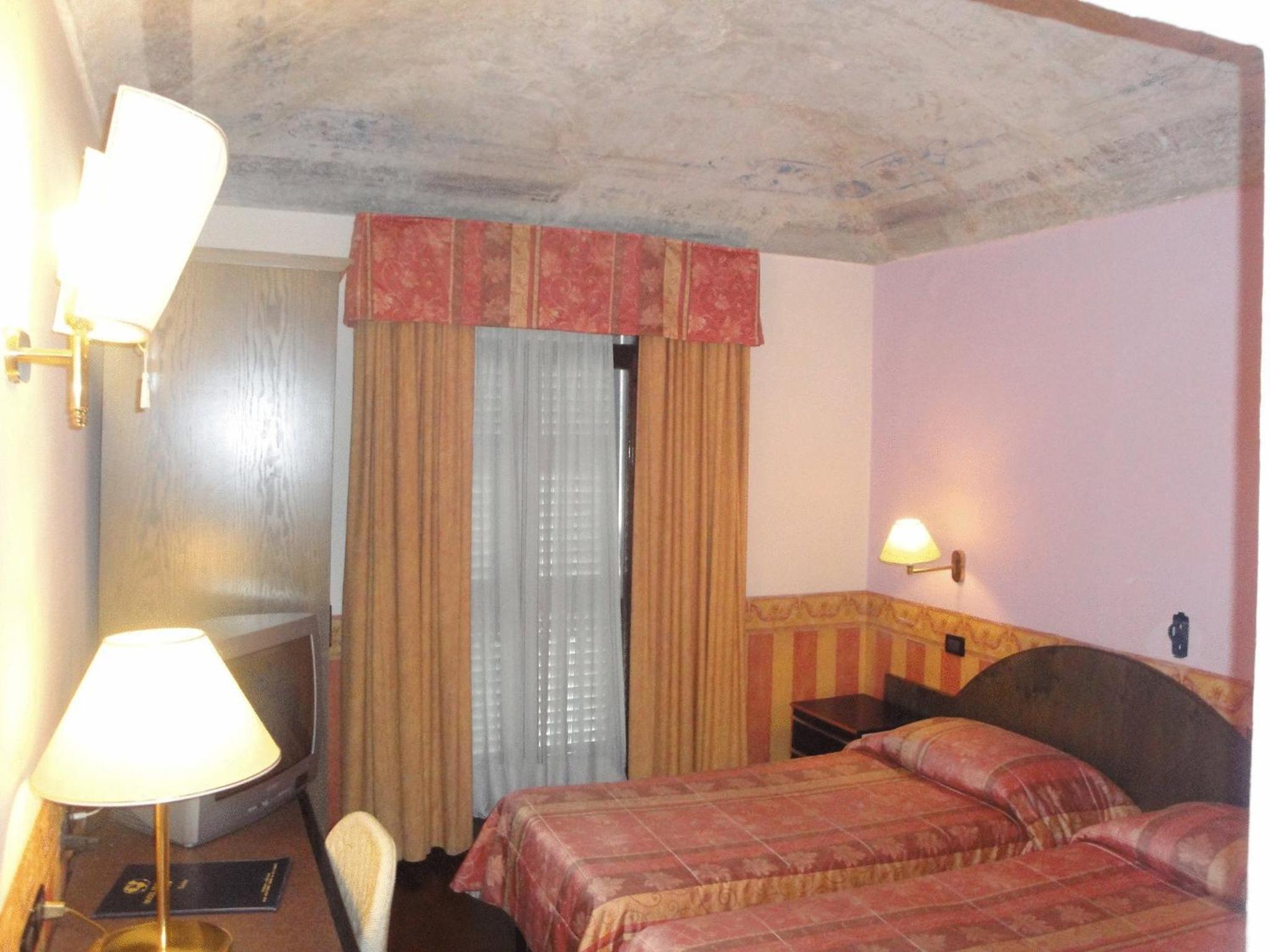 Family Room (2 Adults + 2 Children) photo 3