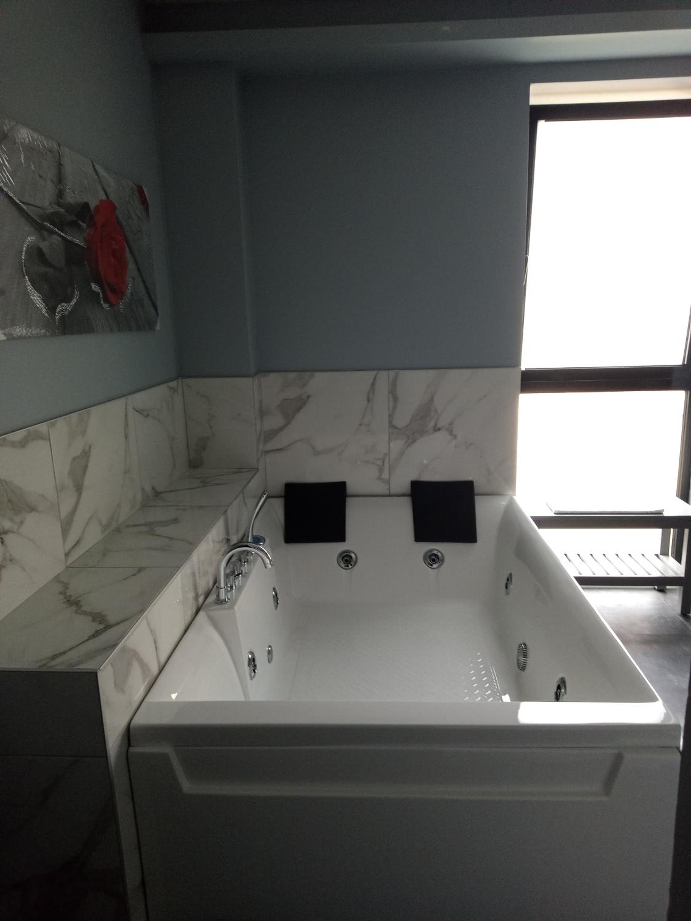Deluxe Junior Suite - Photo 15