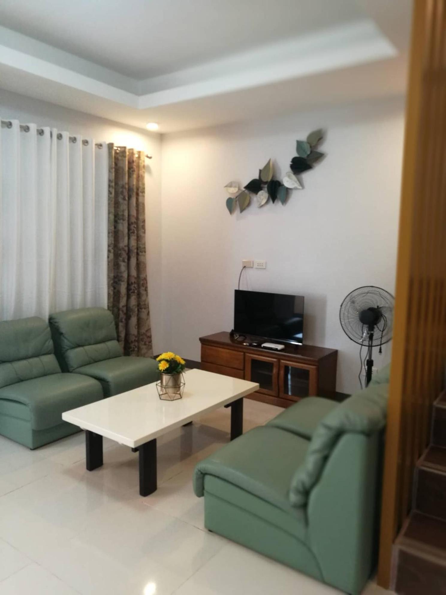 Apartment photo 2