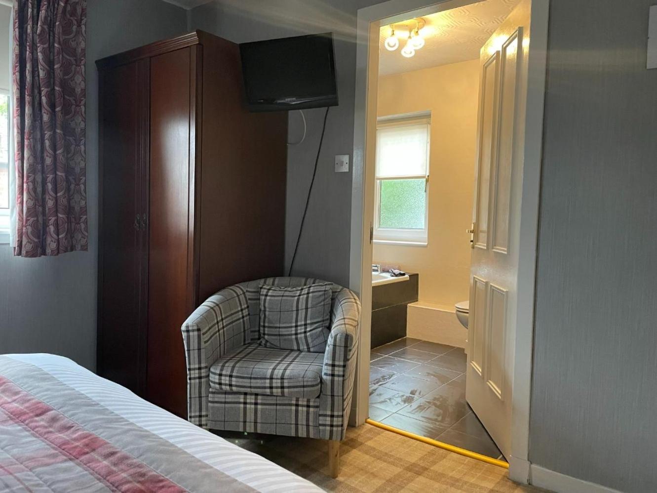 Double Room - Photo 5
