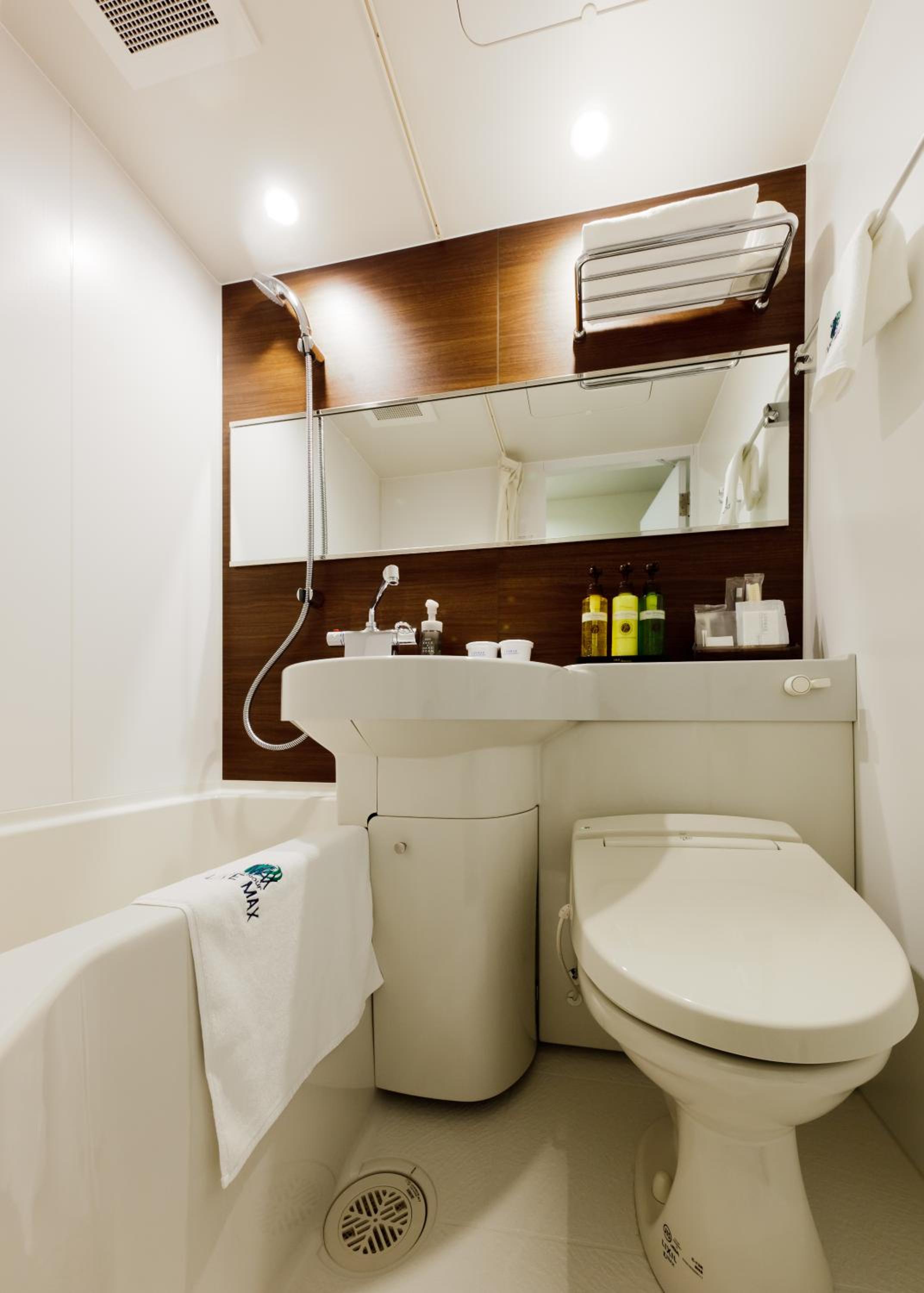 Double Room with Small Double Bed - Non-Smoking - Small Dog Friendly photo 3