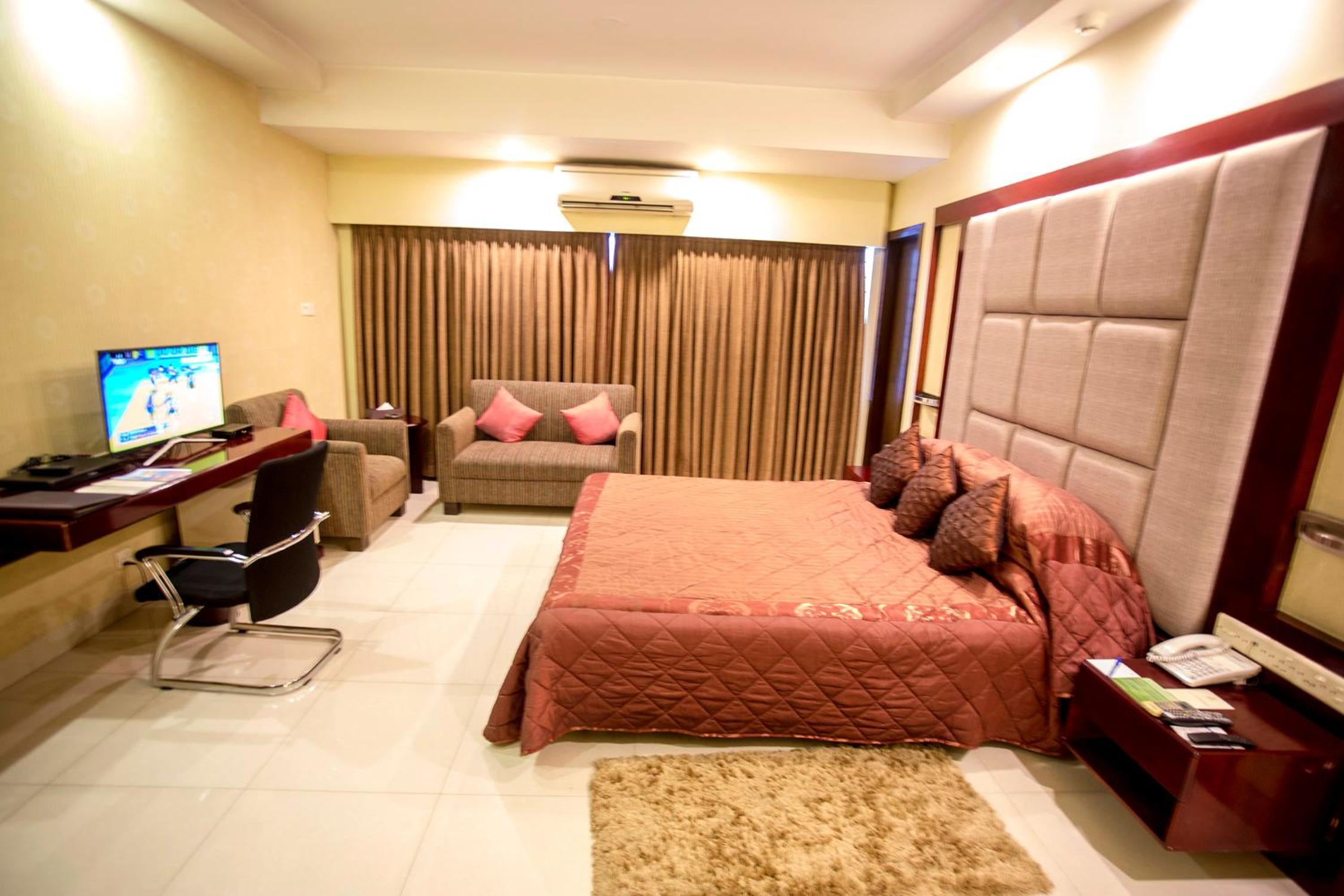 Business Suite photo 3