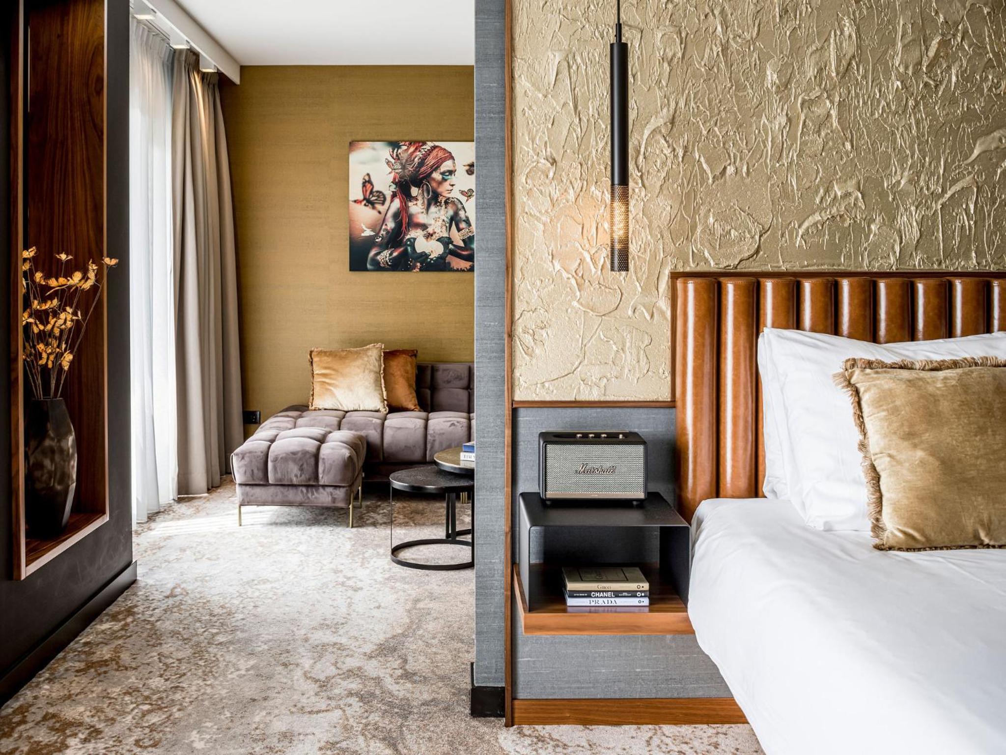 Dutch King Junior Suite with Balcony - Photo 1