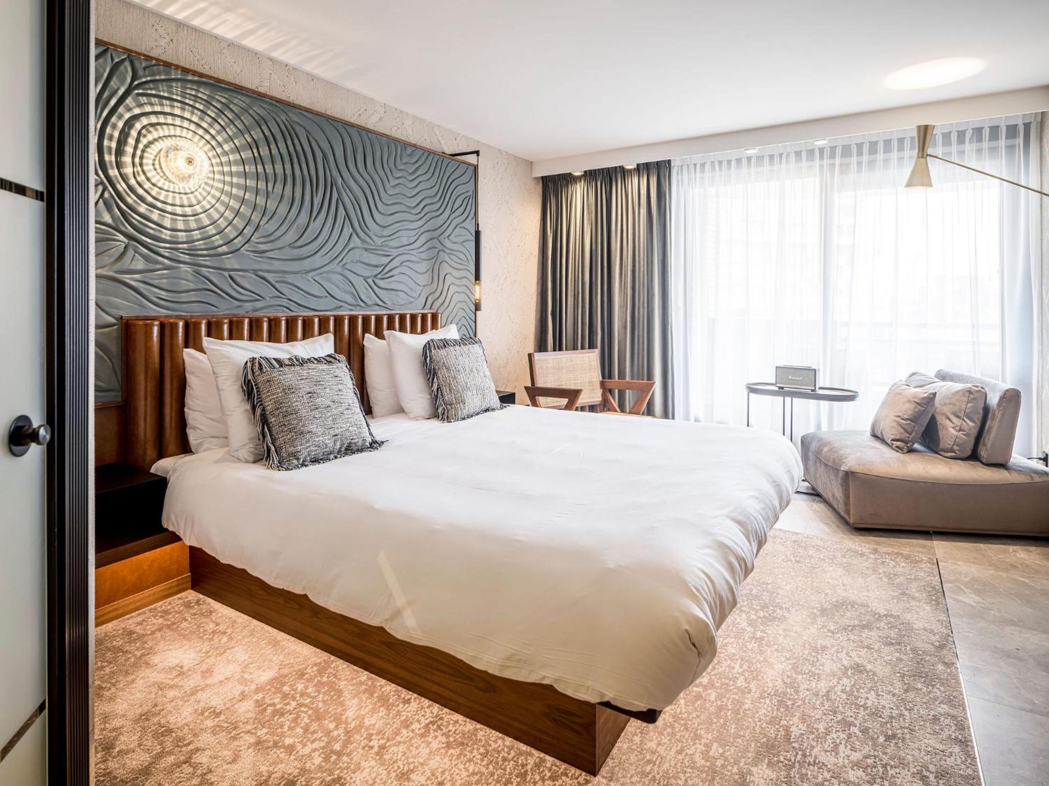Dutch Delight Double Room with Balcony - Photo 3