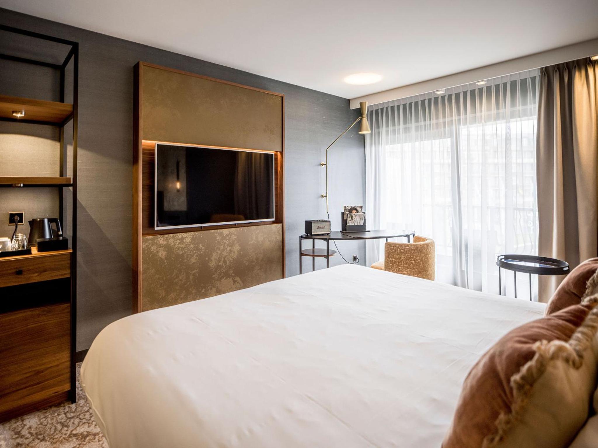 Dutch Design Double Room with Balcony - Photo 5