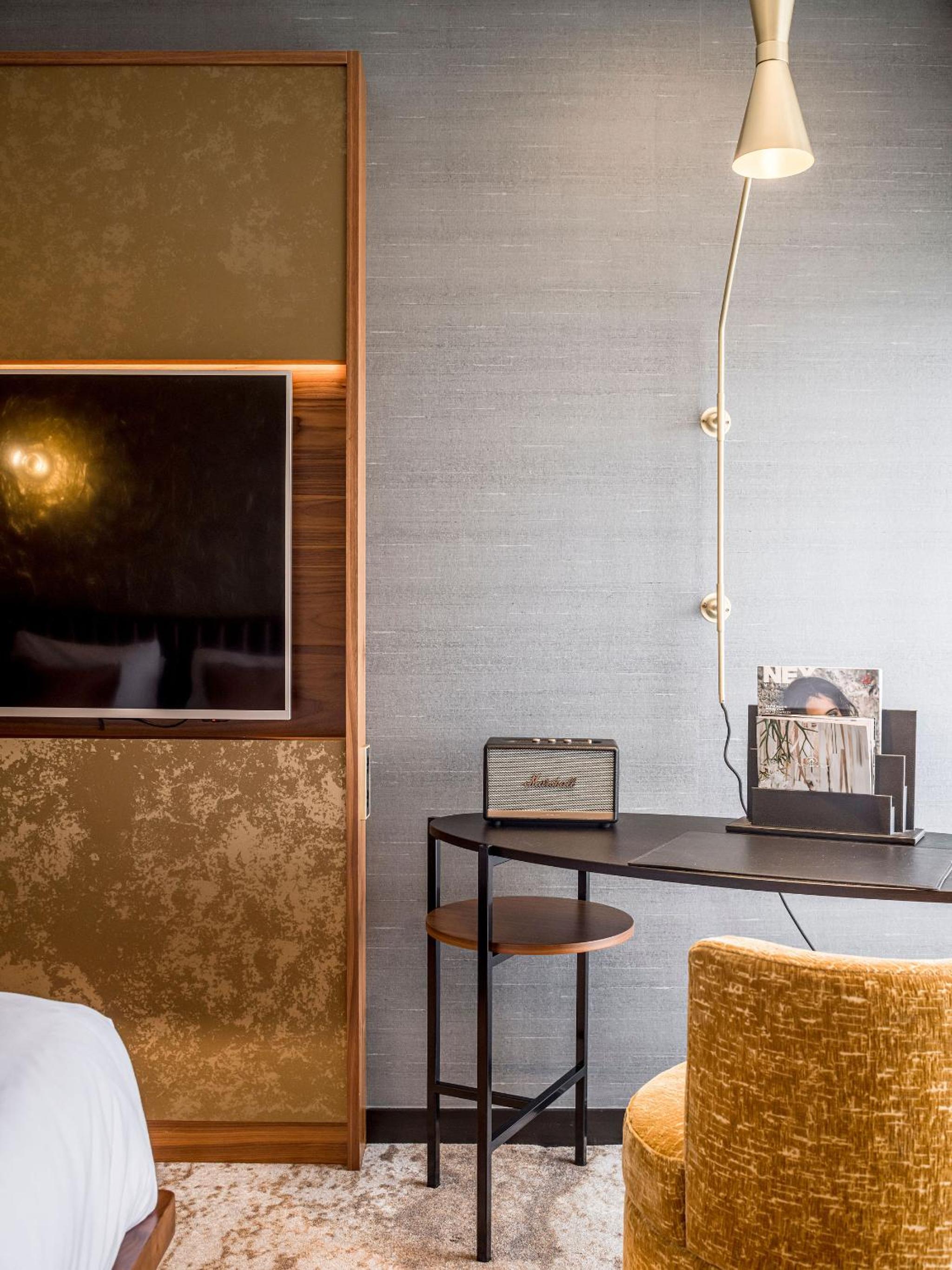 Dutch Design Double Room with Balcony - Photo 4