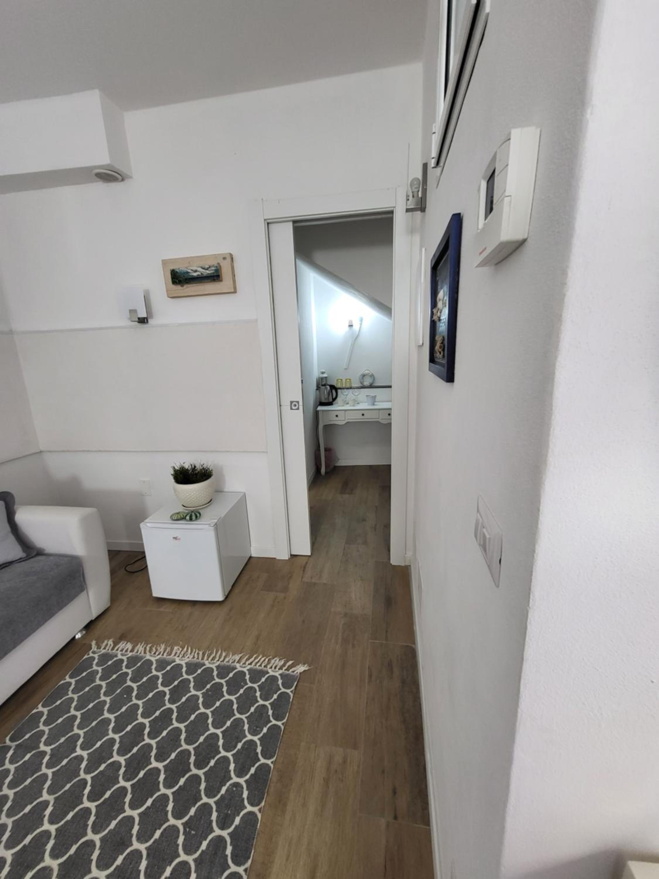 Deluxe Room (2 Adults + 1 Child) - Photo 15