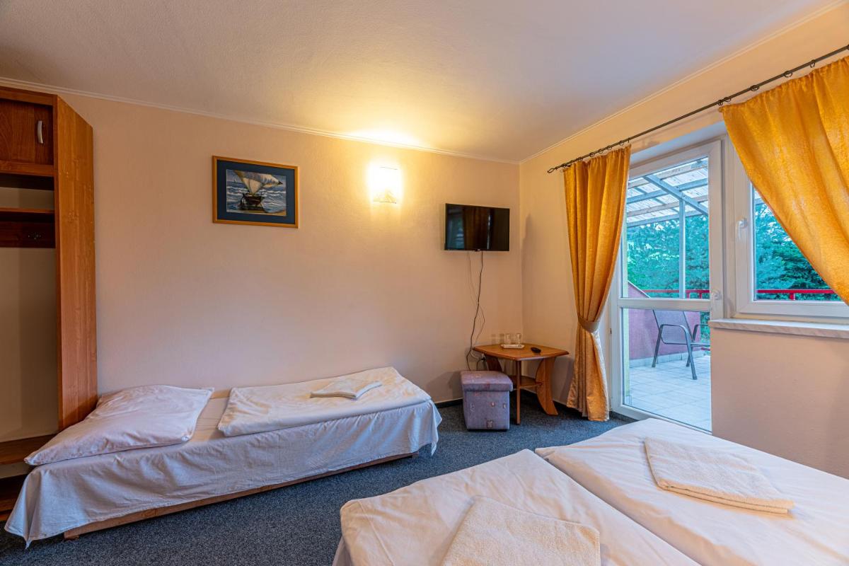 Triple Room - Photo 1