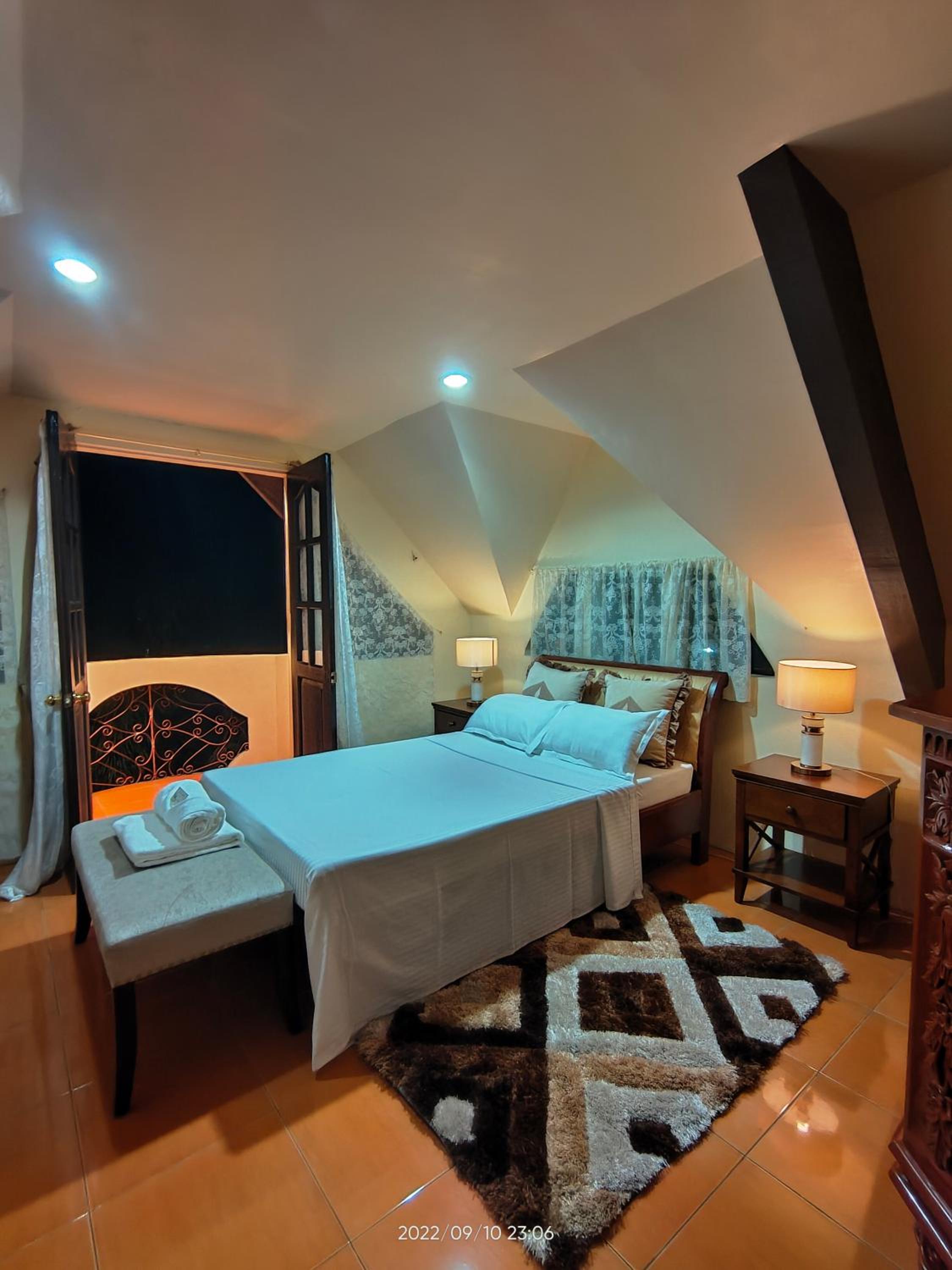 Deluxe Double Room with Balcony and Sea View - Photo 20