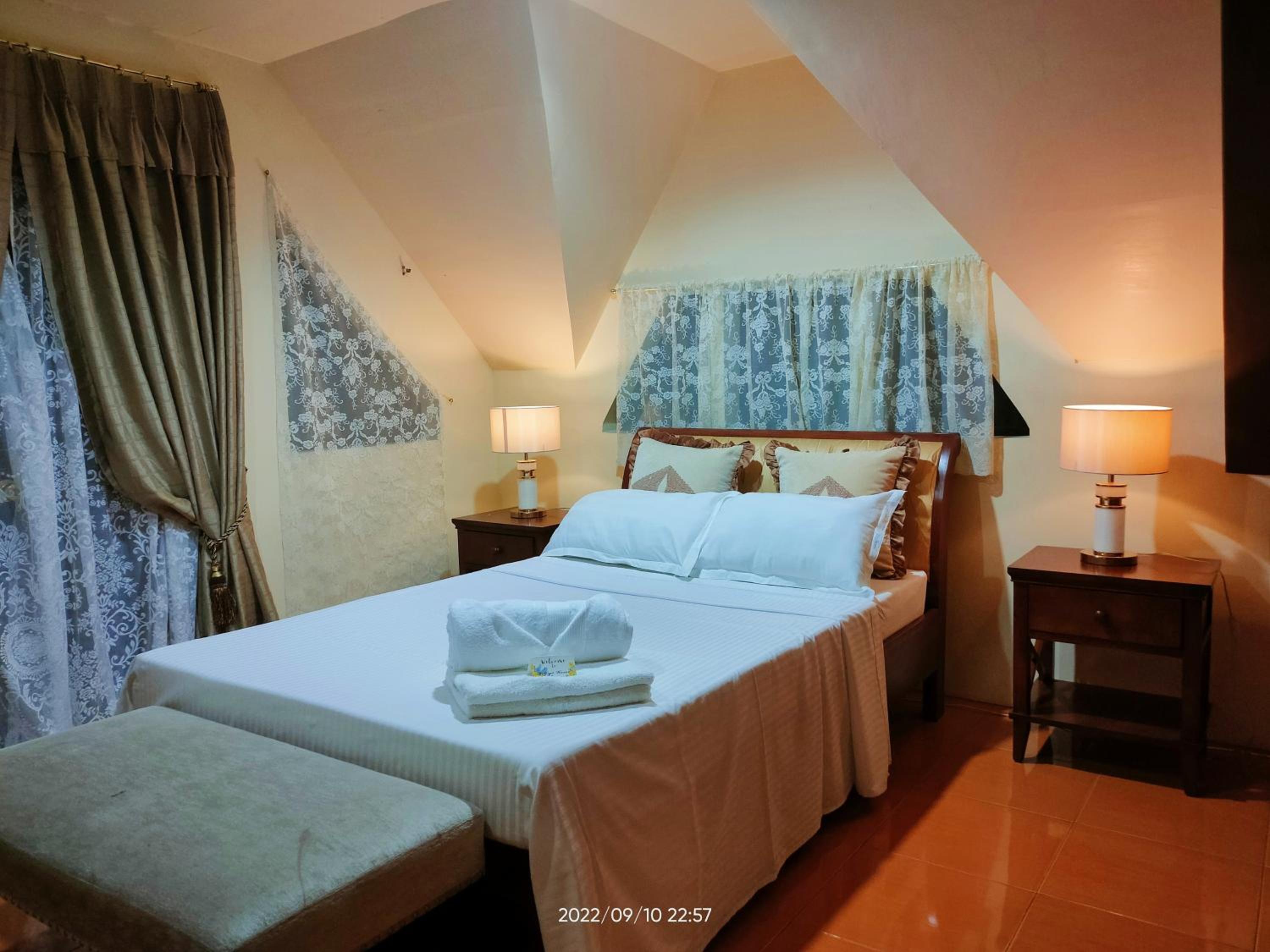 Deluxe Double Room with Balcony and Sea View - Photo 19