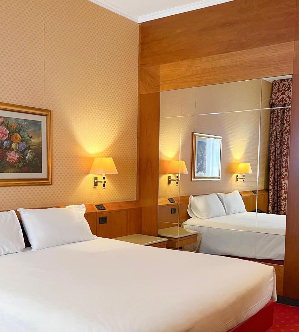 Double Room - Photo 2