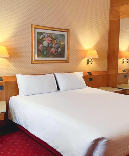 Double Room - Photo 8